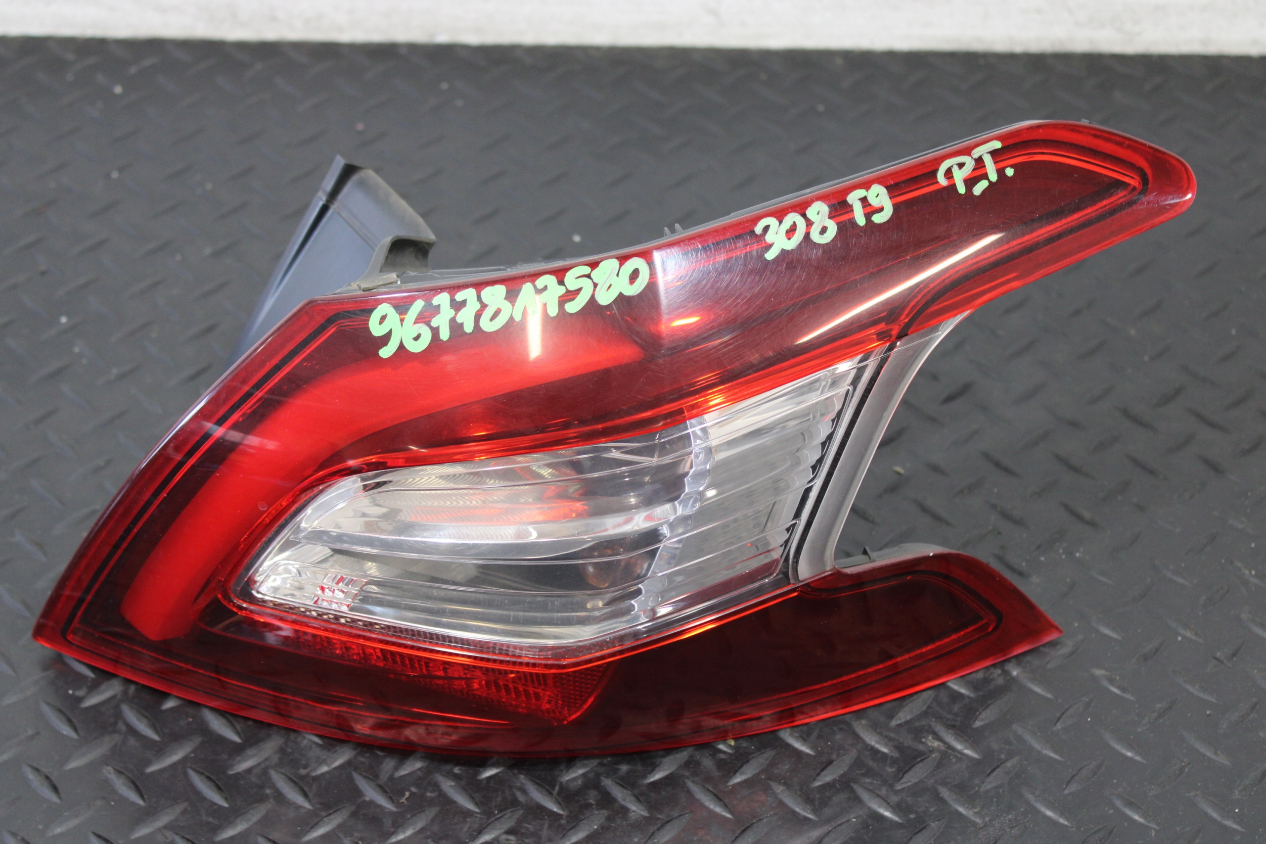 light right rear part bonnet JAGUAR F-PACE X761 HK83-15K272-AA