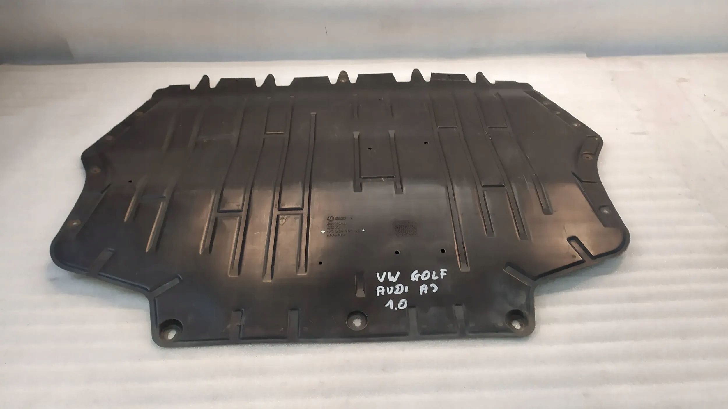 OSŁONA SILNIKA PŁYTA VOLKSWAGEN AUDI A3 SKODA SEAT 1K0825237AG