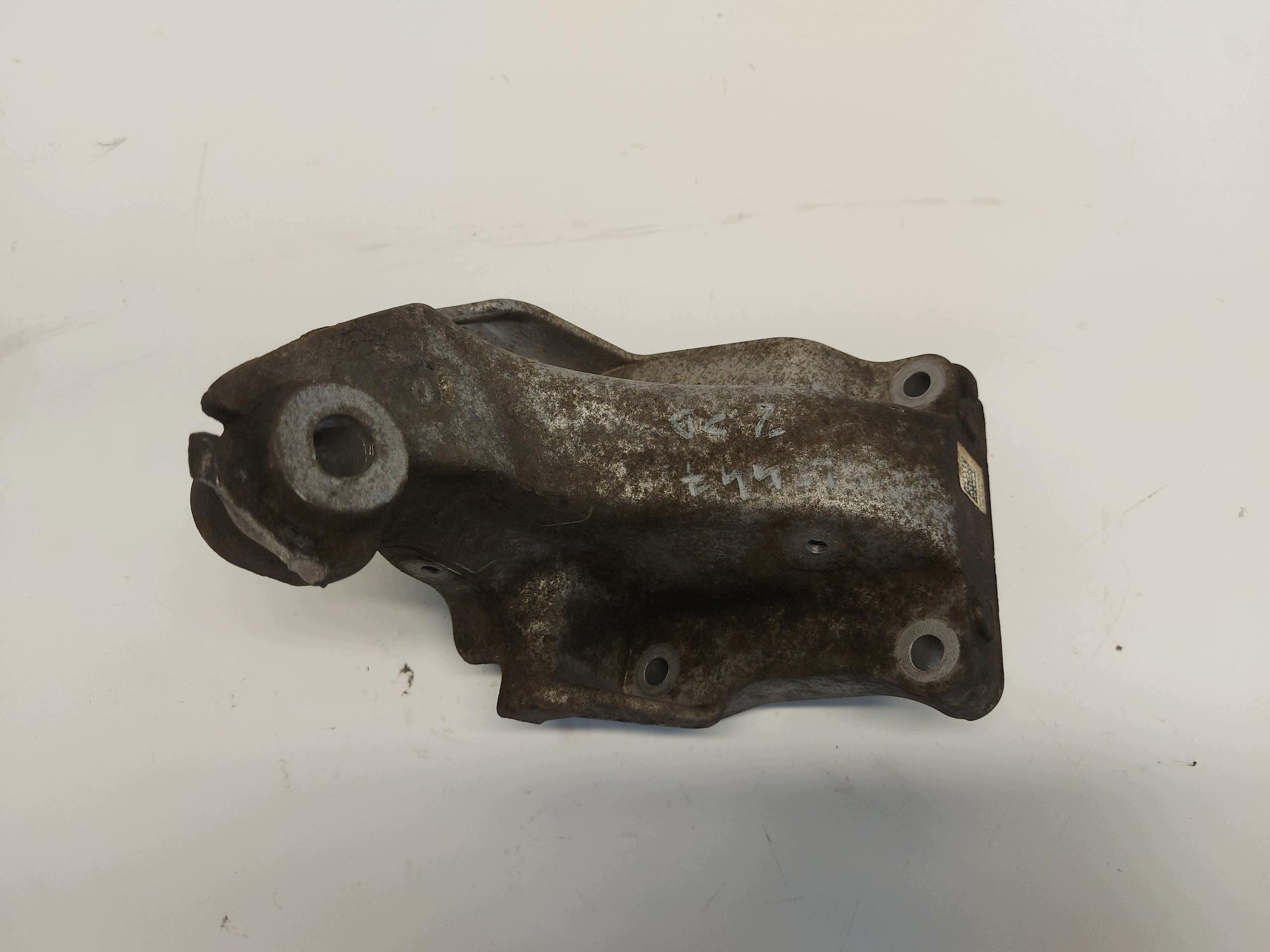Mercedes w447 Vito V220d holder holder engine mount a6542230304