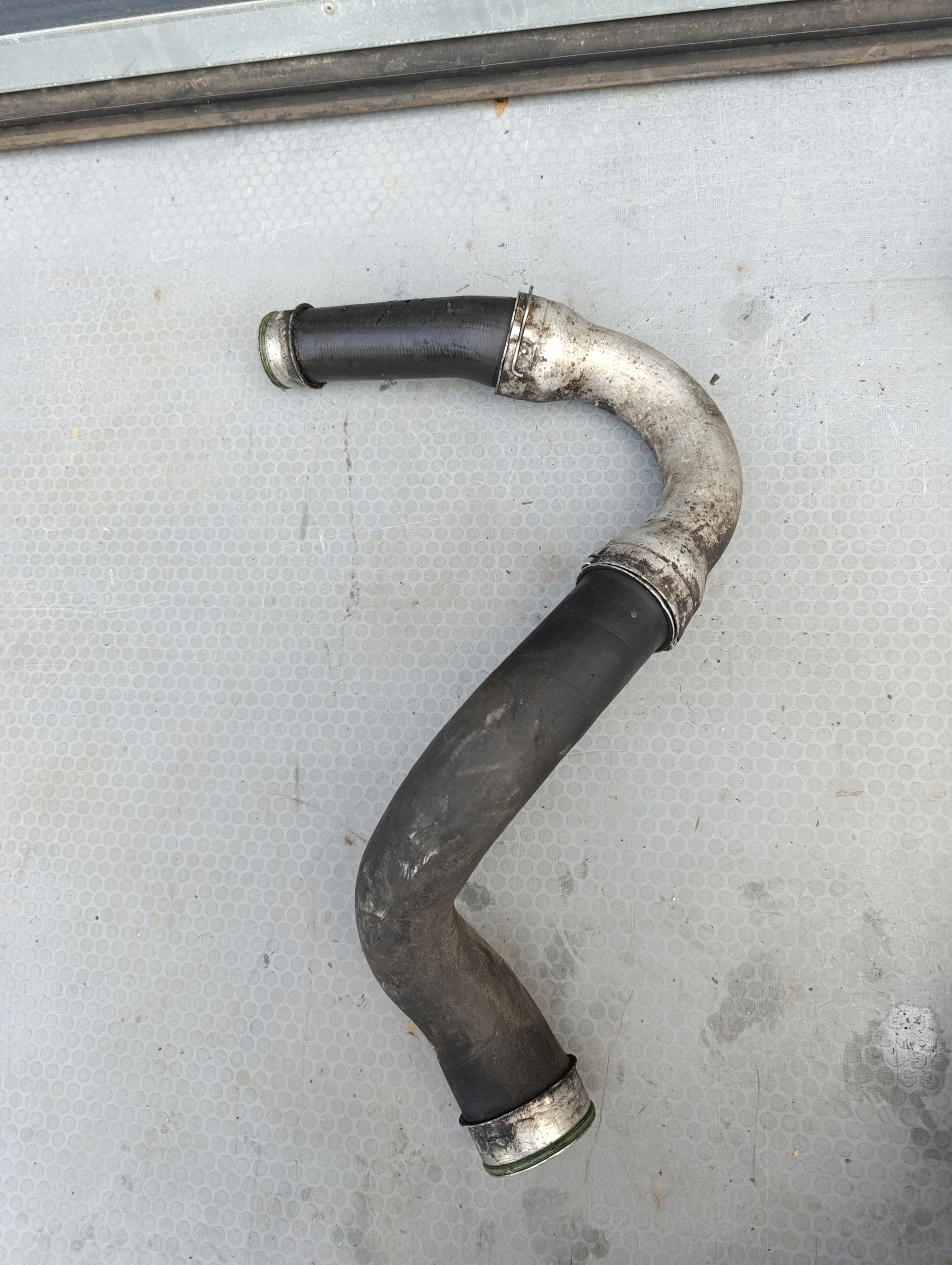 Rury/ tubi radiatore intercooler VW T5 2.5 TDI AXD AXE