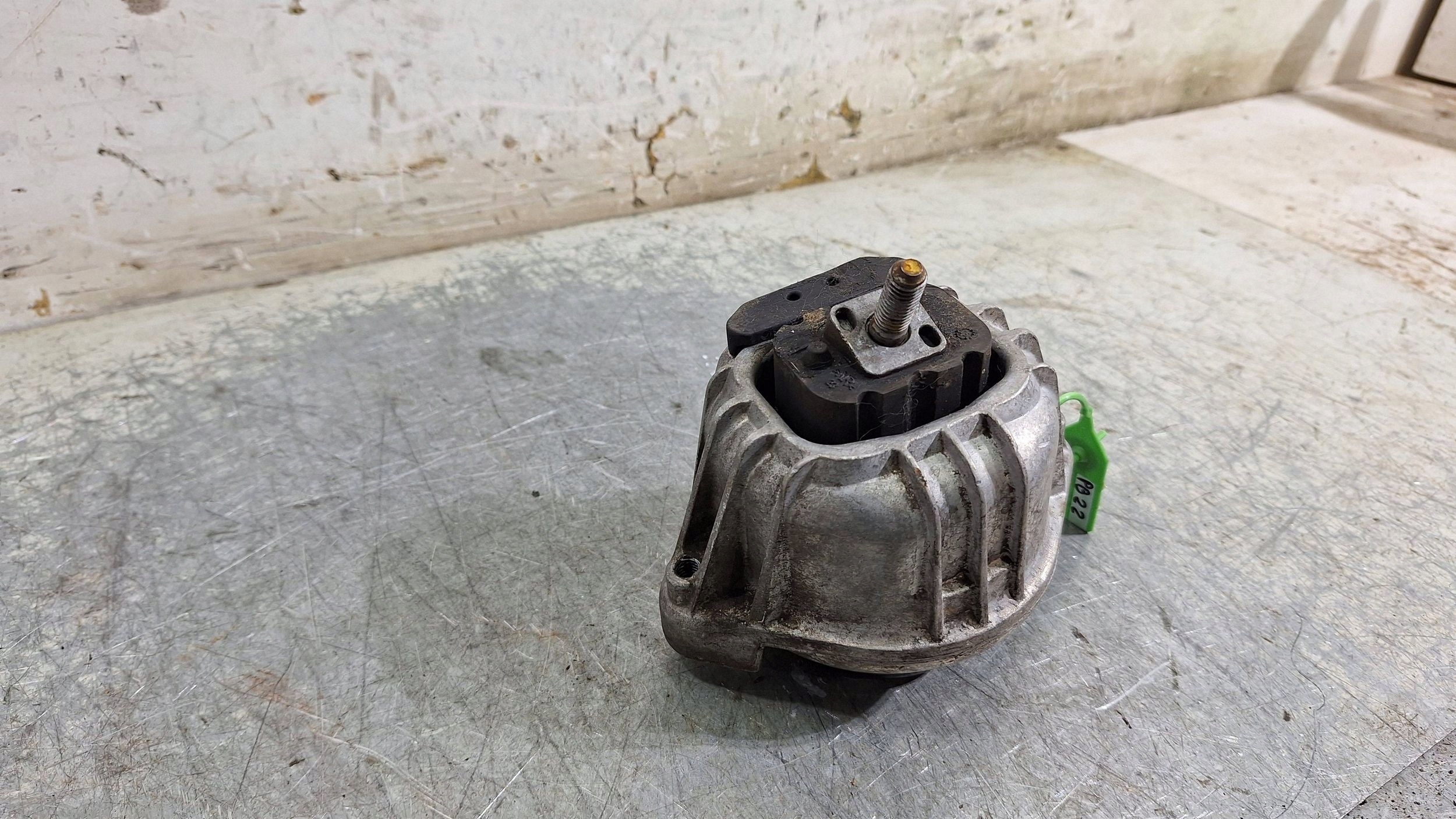 Supporti motore usato sinistra 13981112 BMW E81 E84 E87 E90 E91 E93 N53B30A