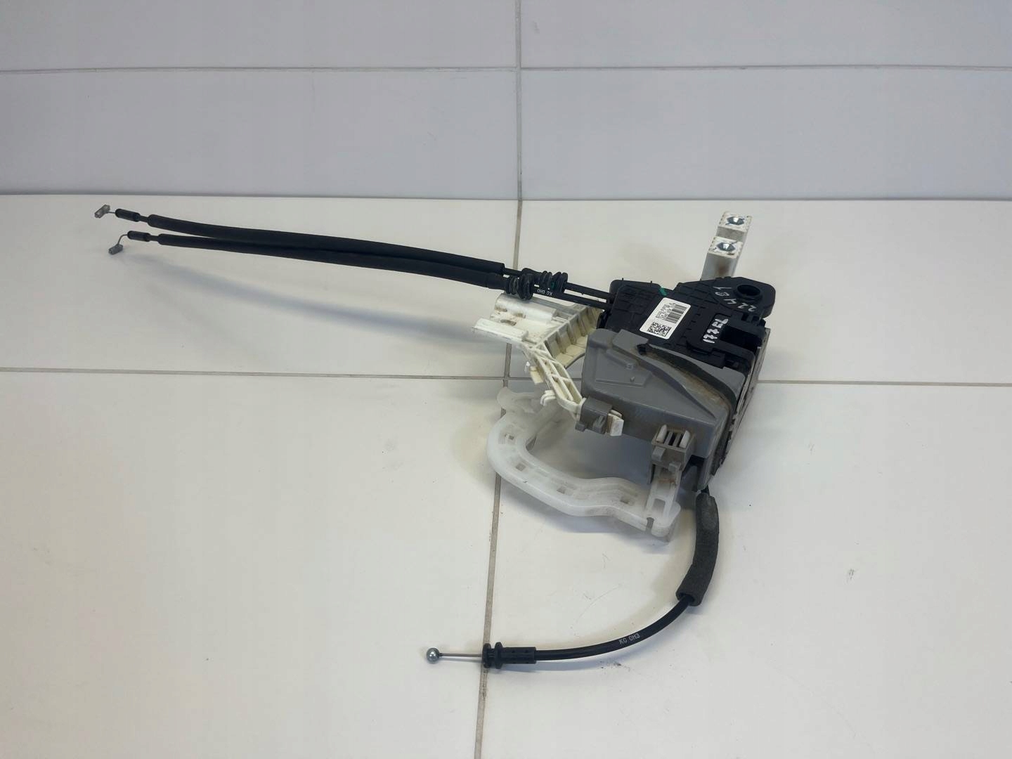 lock door front left side Hyundai Tucson 3 facelift 2019 81310D3010