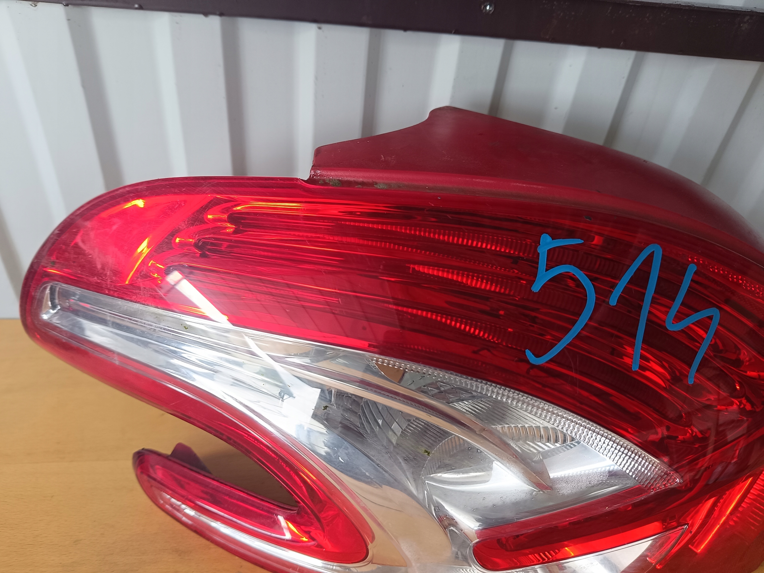 light left rear part left rear peugeot 208 VPCPFX-13405-A