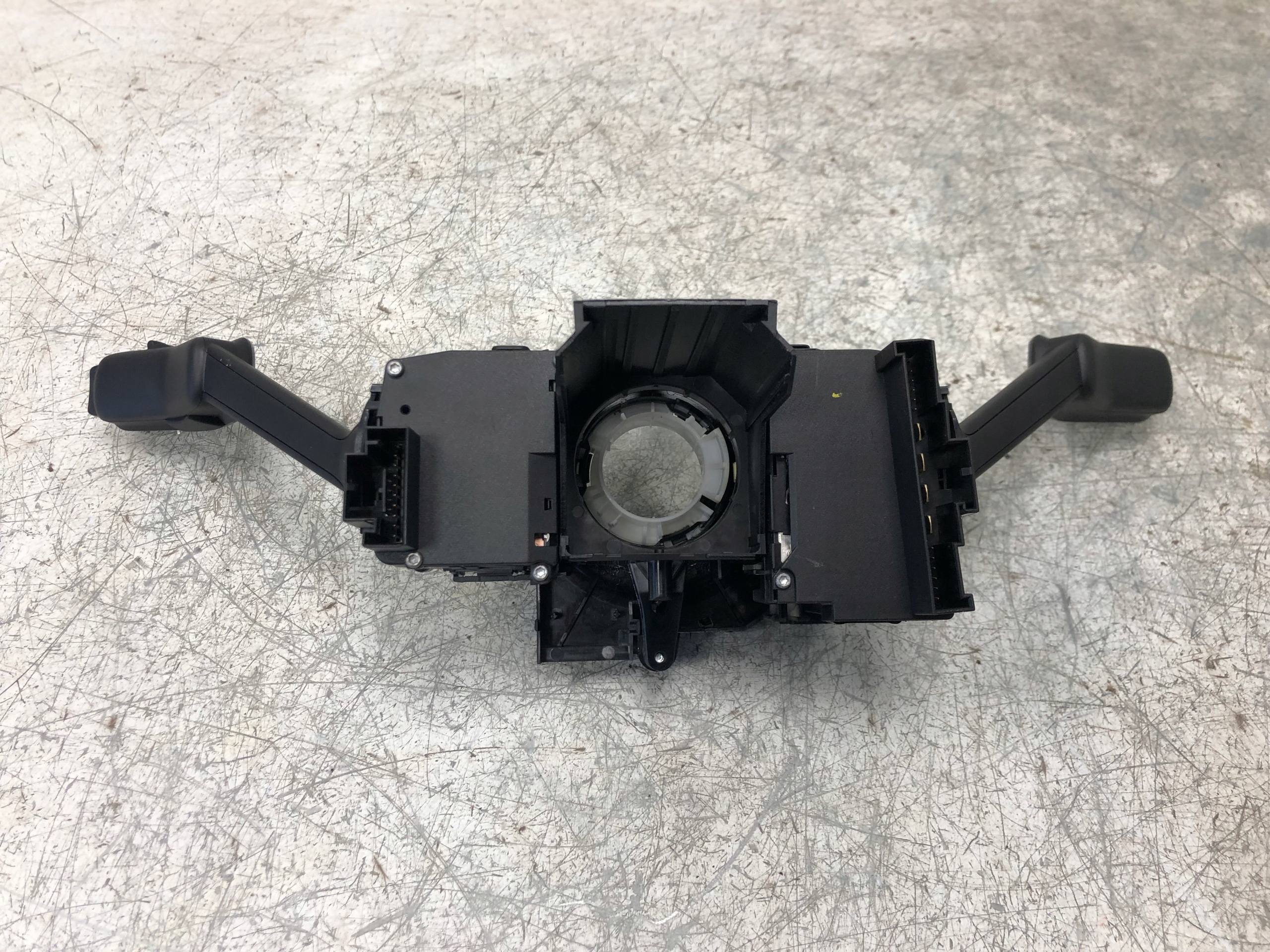 steering wheel levers and controls control ring ZWIJAK VW T6.1
