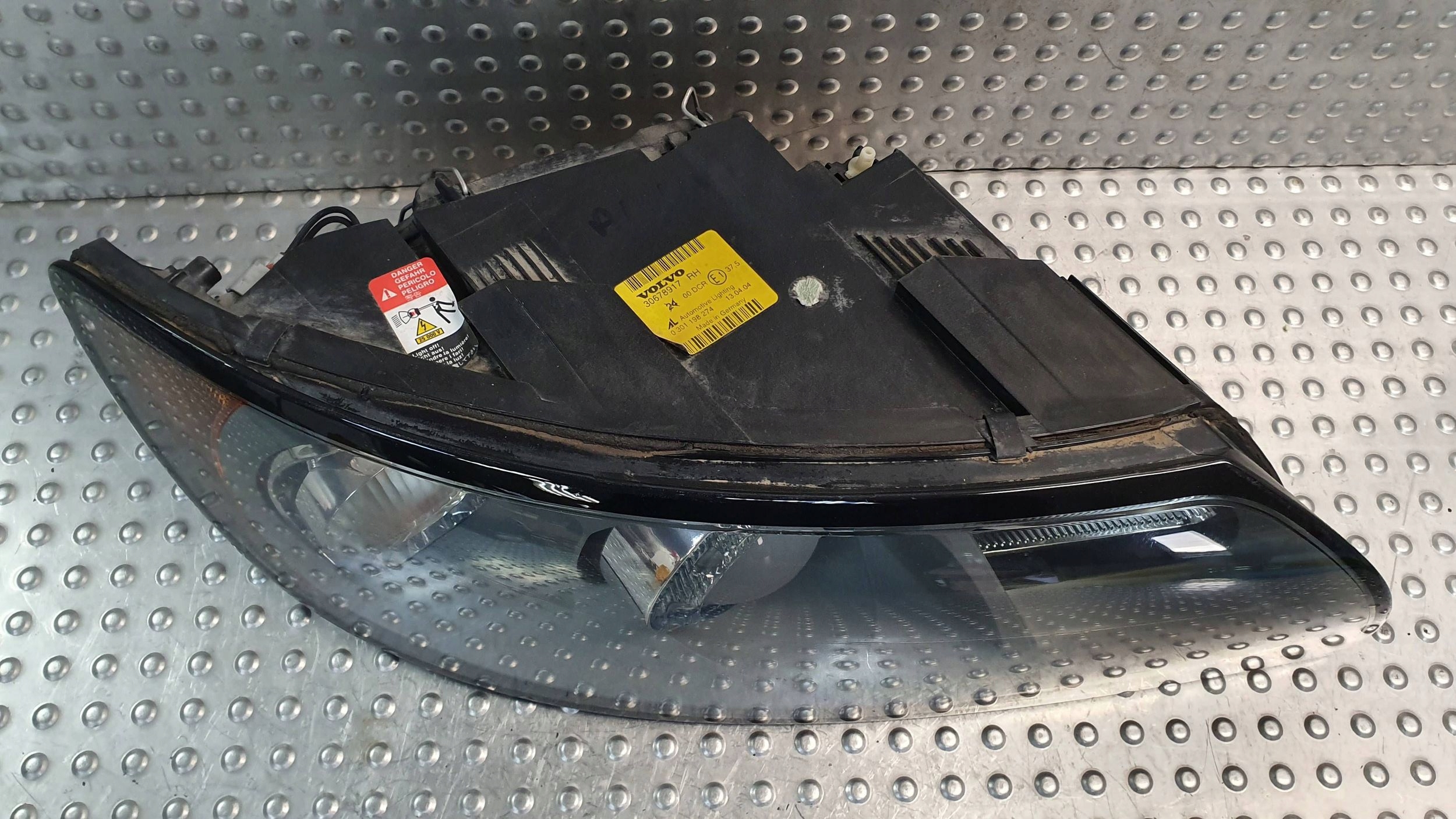 light front right XENON VOLVO V50 04- 30678917