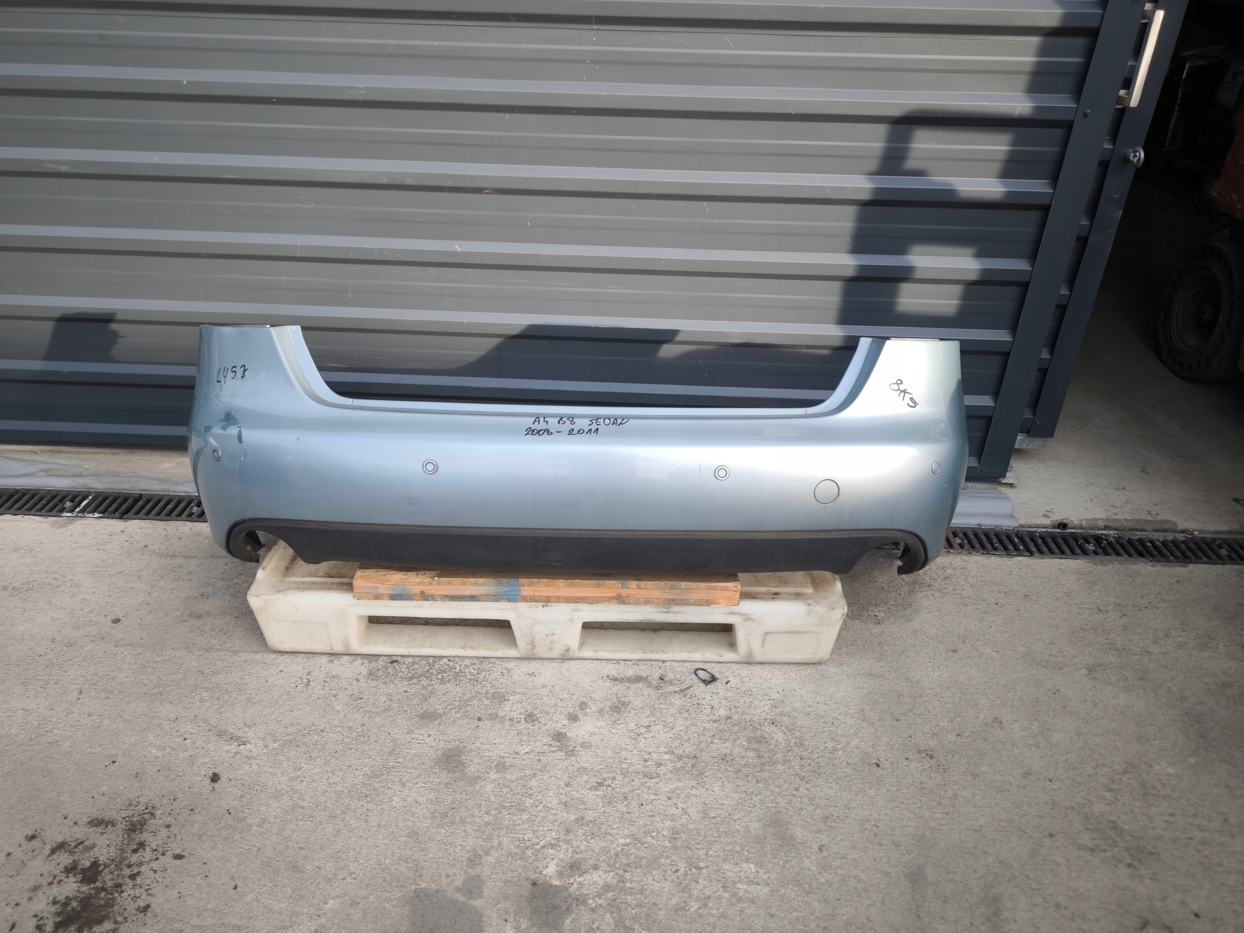 bumper rear part AUDI A4 B8 sedan 2008-2011 PDC DOKLADANE LY5J