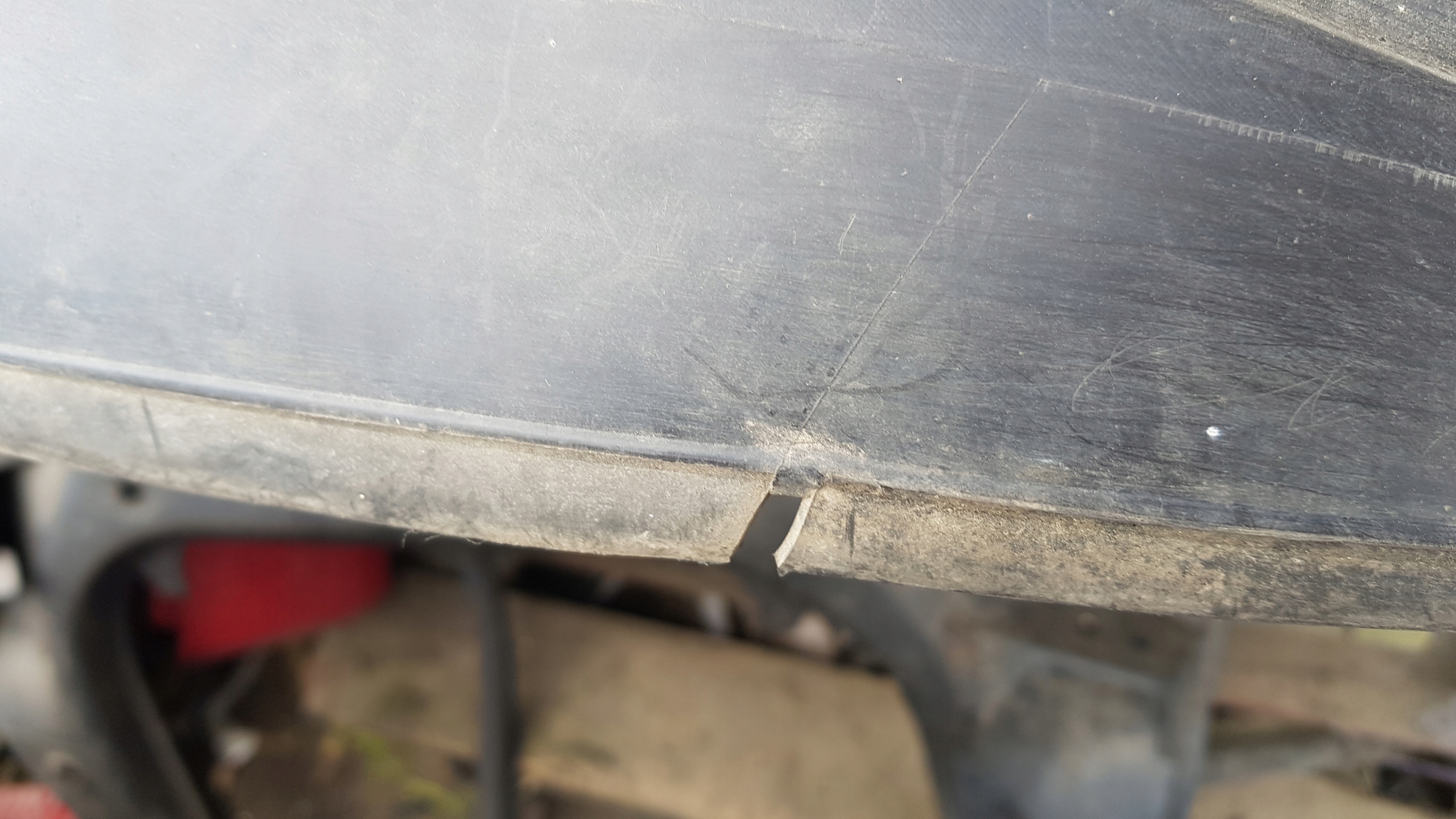 MERCEDES W211 mudguard left front rear. A2116902130