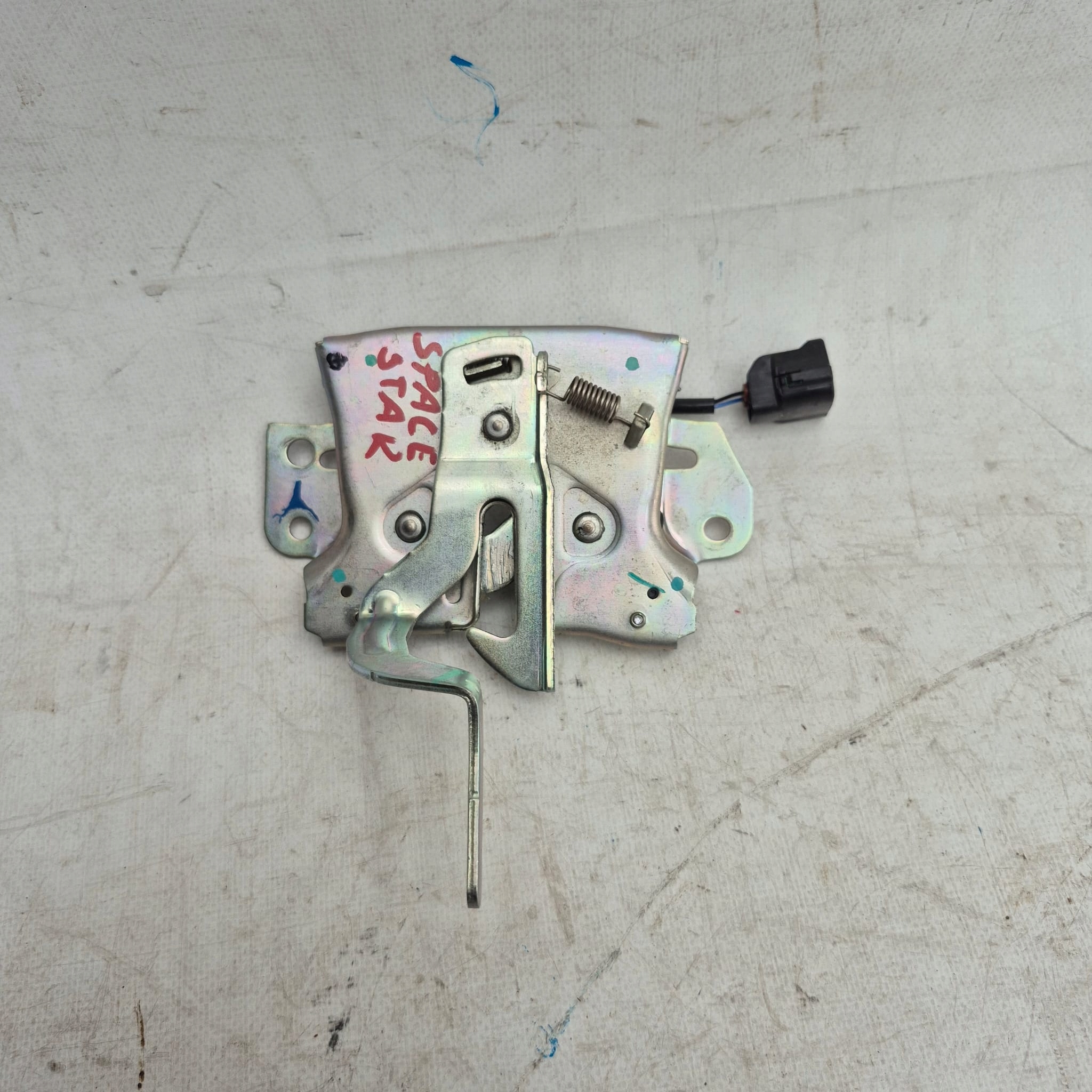 MITSUBISHI SPACE STAR II 2 12-24 lock RYGIEL bonnets