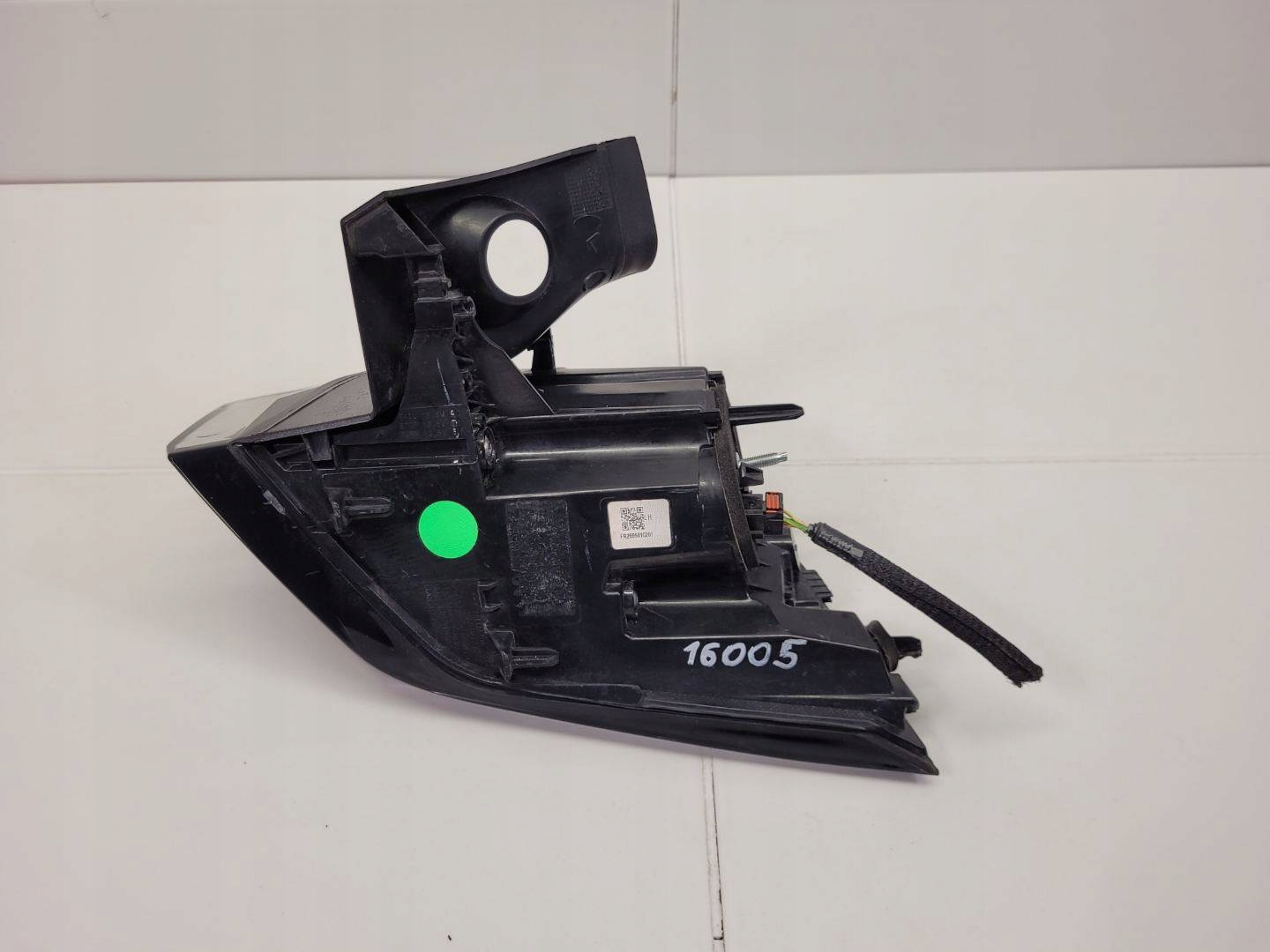light rear left side Peugeot 2008 2 2021 FR2695010201