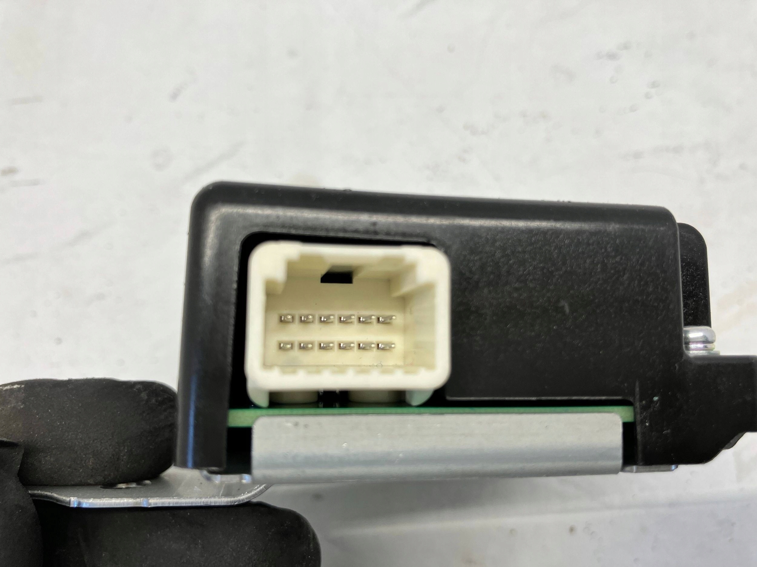 YARIS IV MAZDA 2 MODUŁ STEROWNIK DRZWI CIŚNIENIA W KOŁACH 897B0-K0011 Producent Toyota OE