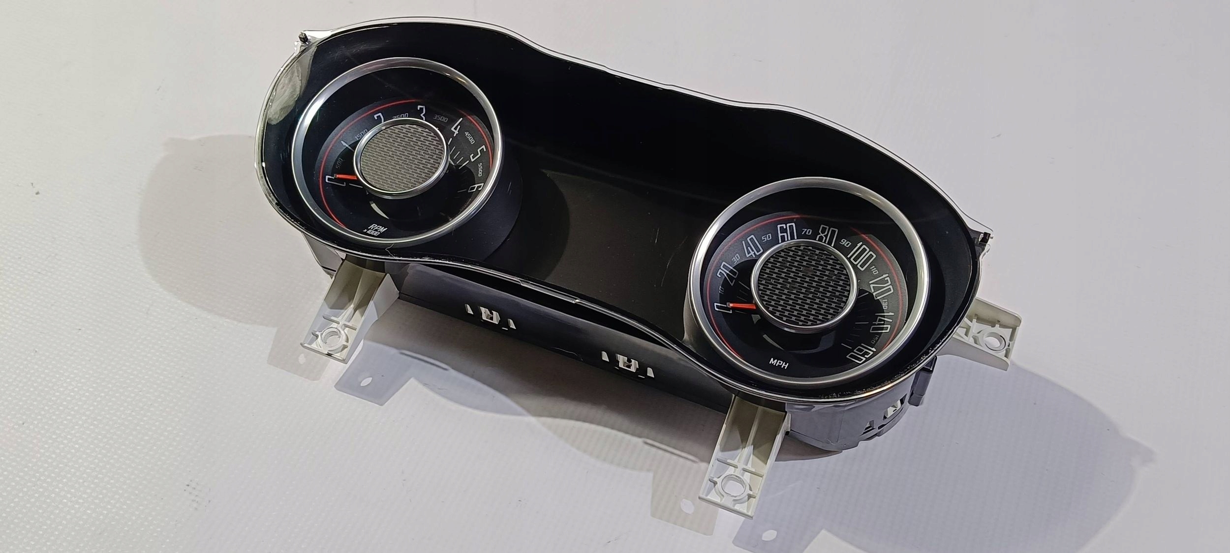 dials predkosciomierz wskazniki dials Dodge Challenger 3.6 V6 2015