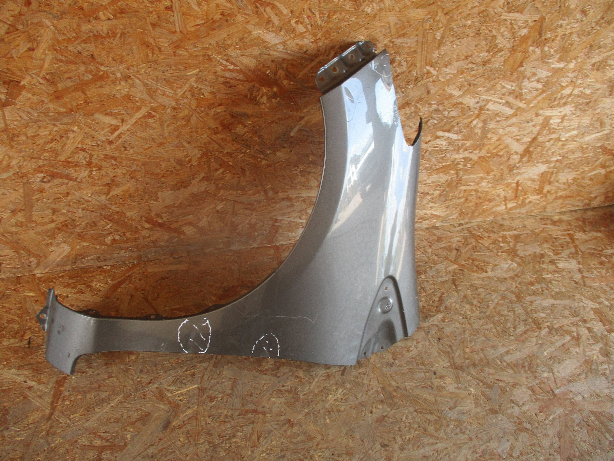 fender front front left TOYOTA YARIS III 11