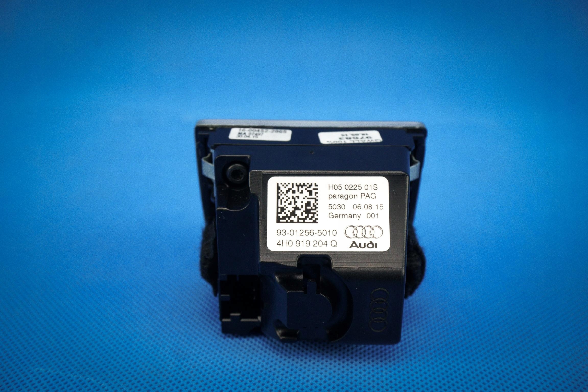 clock of the dashboard consoles Audi A8 S8 4H 4H0919204Q