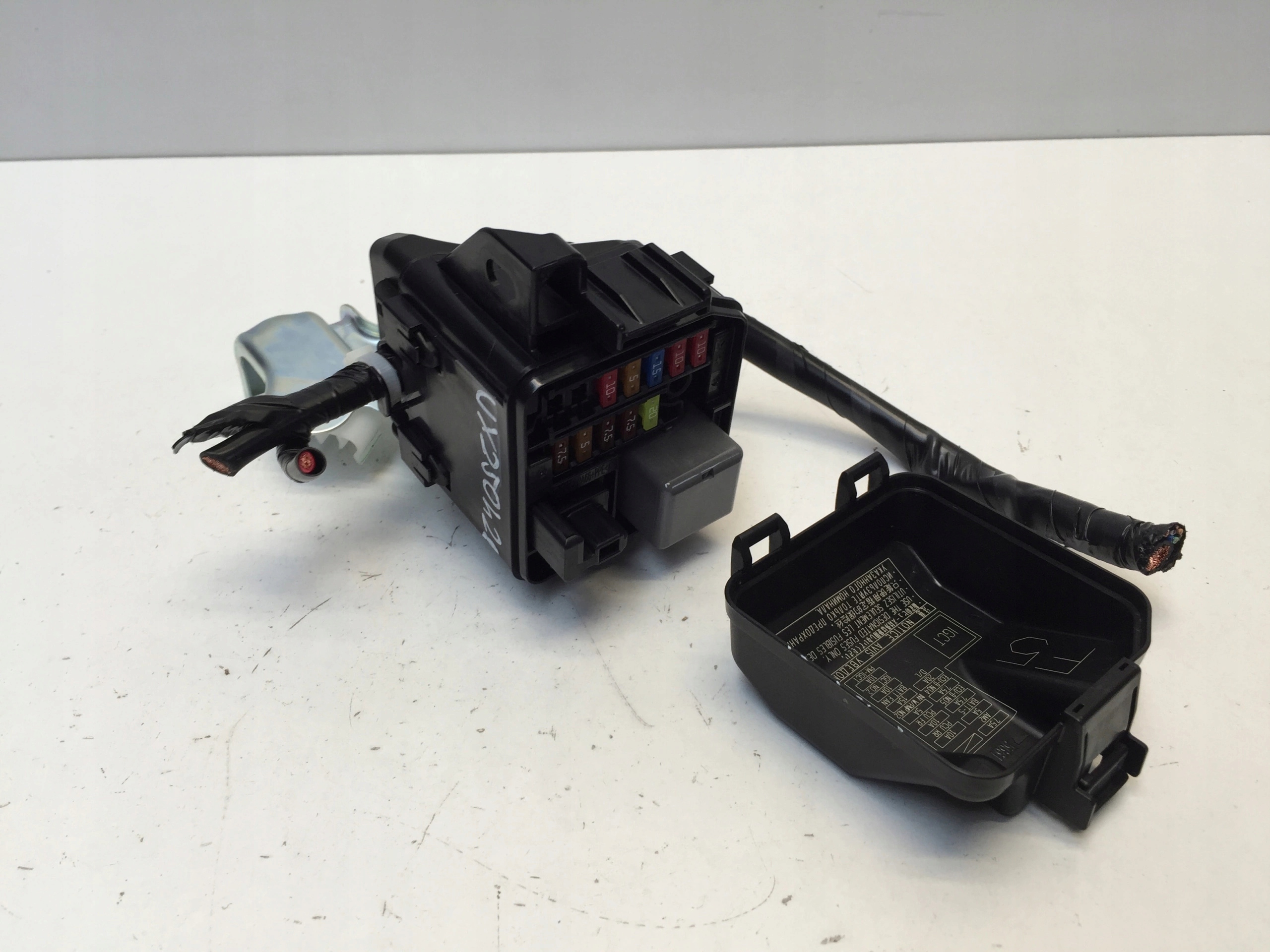 LEXUS UX 250H 2.0H SKRZYNKA PUSZKA BEZPIECZNIKÓW Numer katalogowy części UX