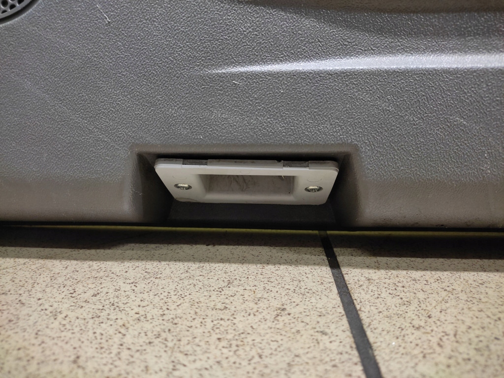 MITSUBISHI PAJERO 3 upholstery door right front