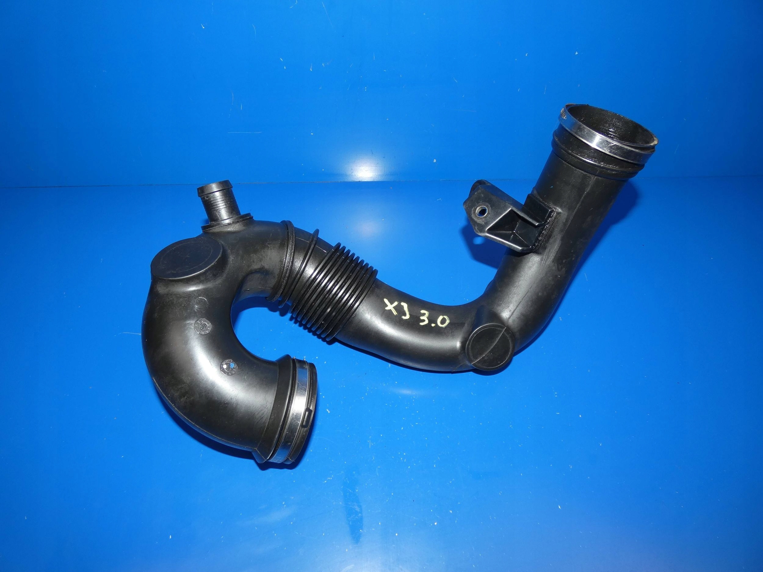 JAGUAR XJ X351 XF 3.0 D pipe DOLOTOWA air
