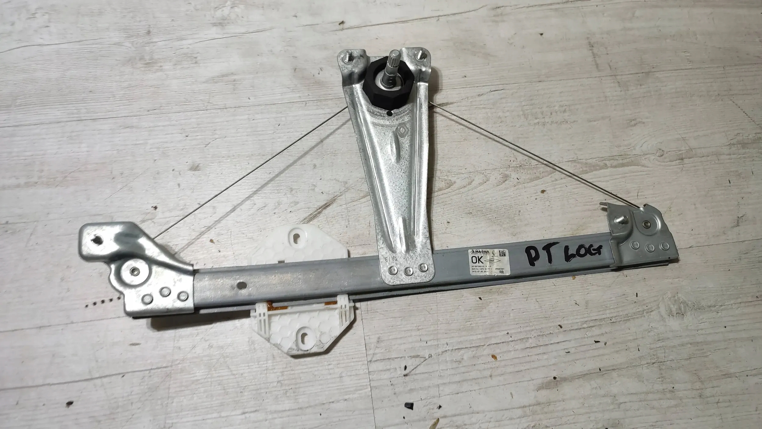 Dacia Logan II 2019r rear part side right window regulator door
