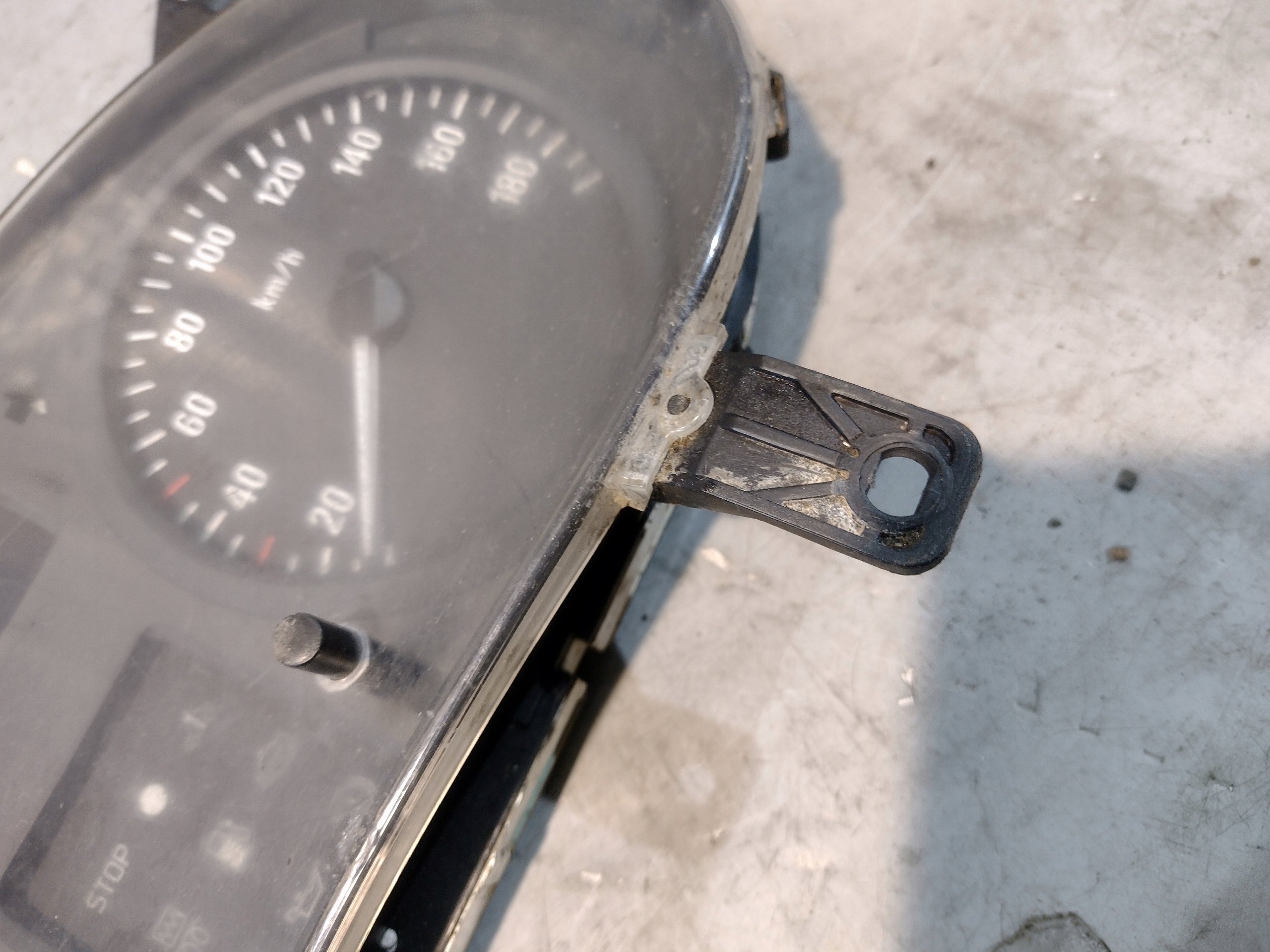 dials dials Nissan Interstar and 1 2,5DCI P8200408677G