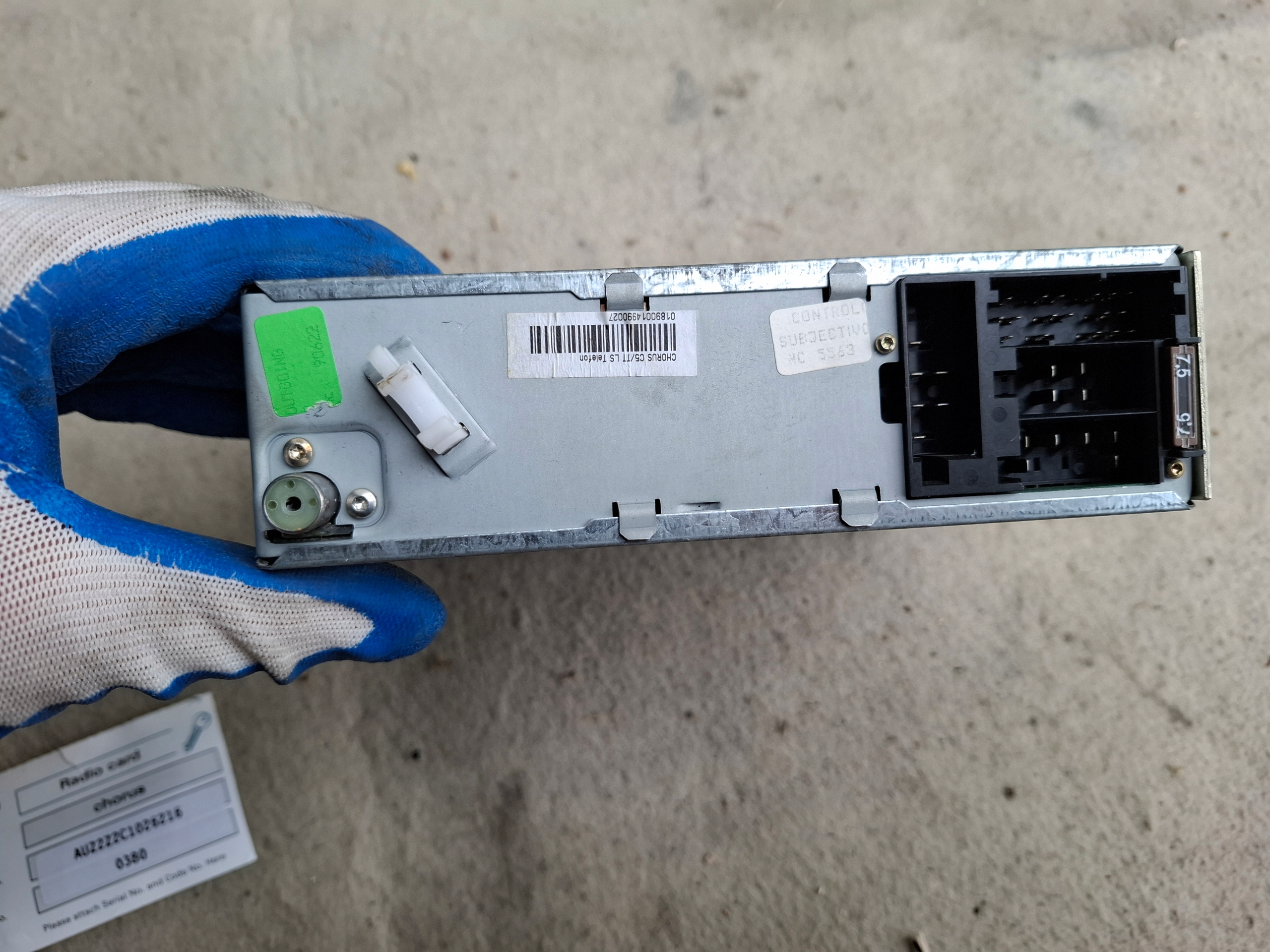 RADIO without navigation devices AUDI TT 8N 4B0035152E CHORUS 2003r