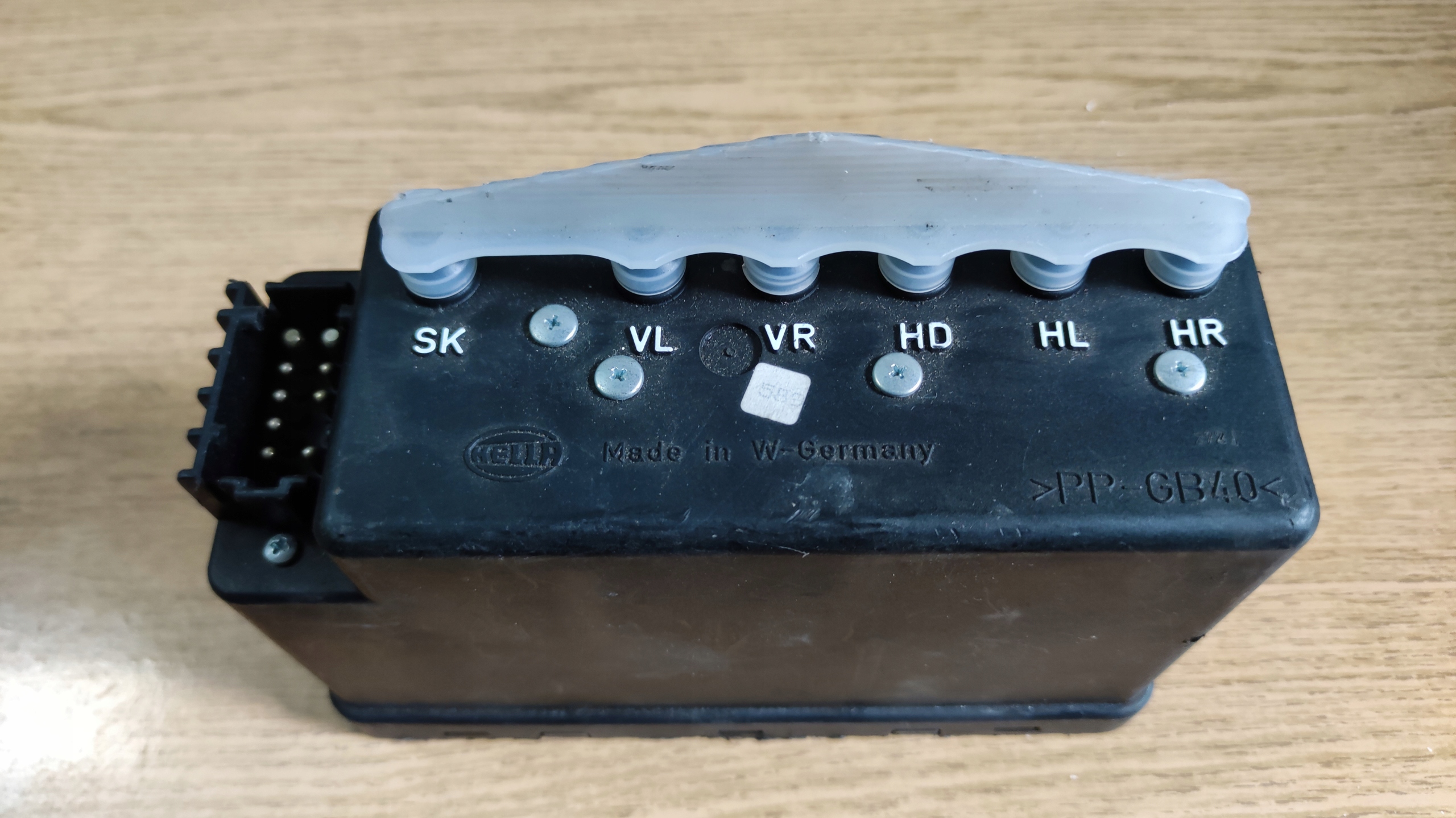 Mercedes S 140 насос центрального замка 1408000948