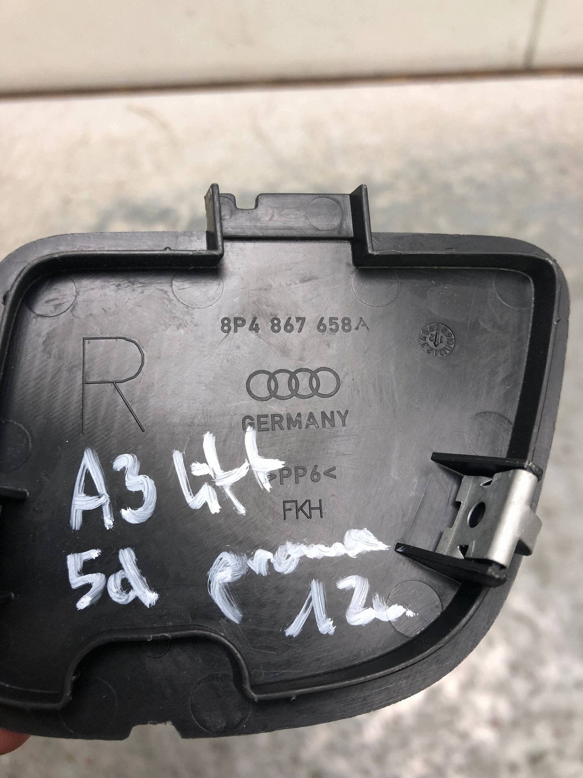 spoiler upholstery boot right AUDI A3 8P LIFT 8P4867658A
