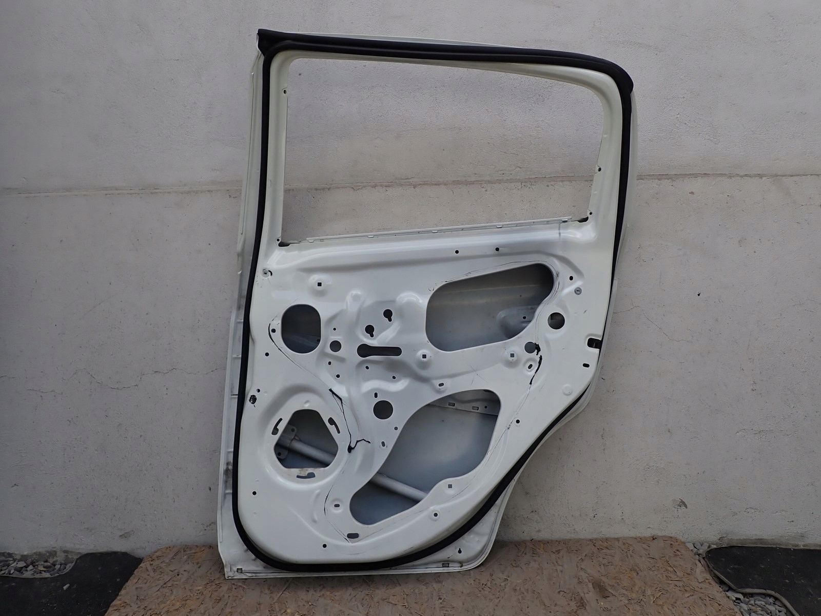 door right rear. right rear part MITSUBISHI SPACE STAR MIRAGE 2 II 2012