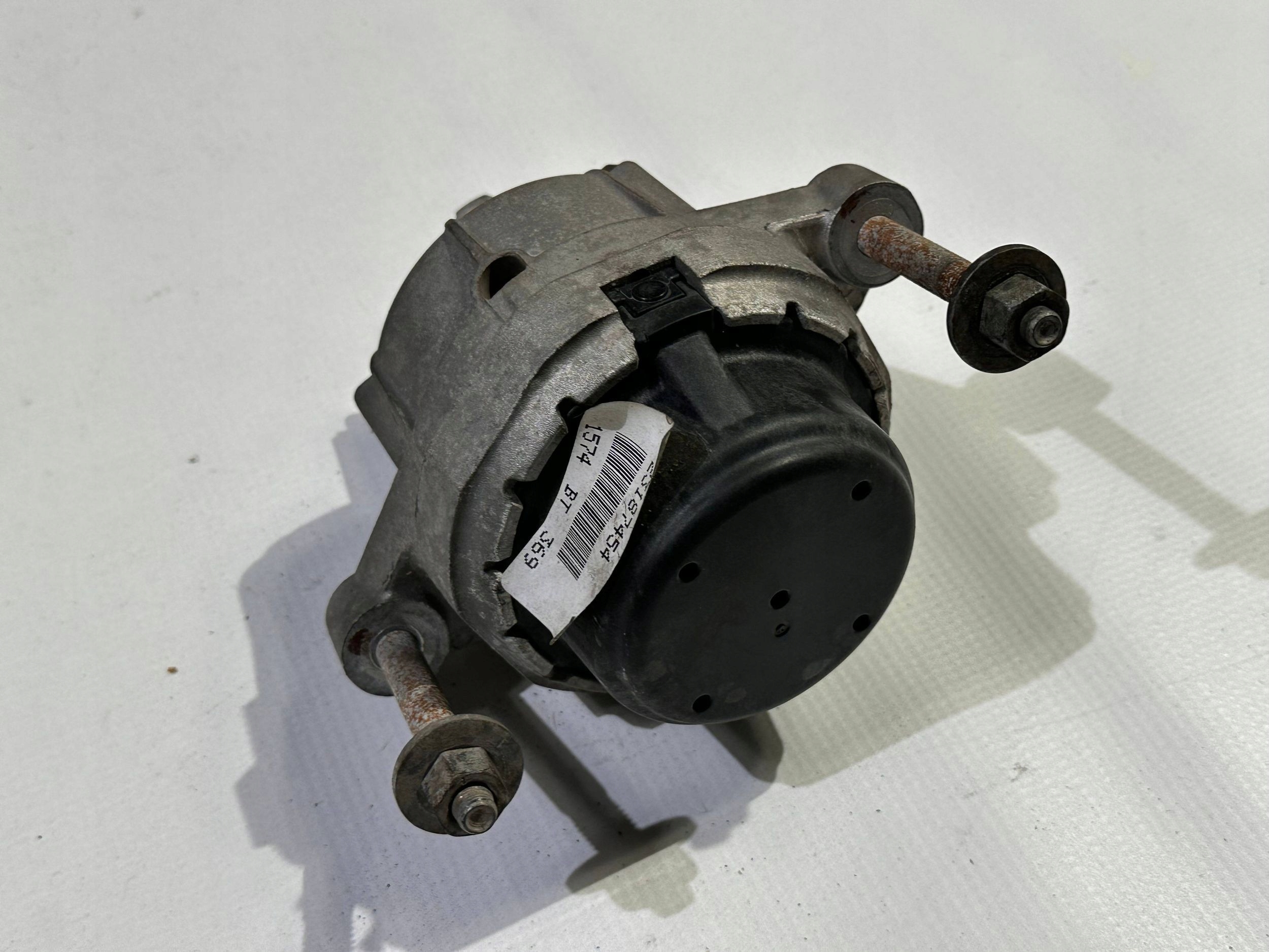 holder holder engine mount front left Chevrolet Corvette C7 2014+