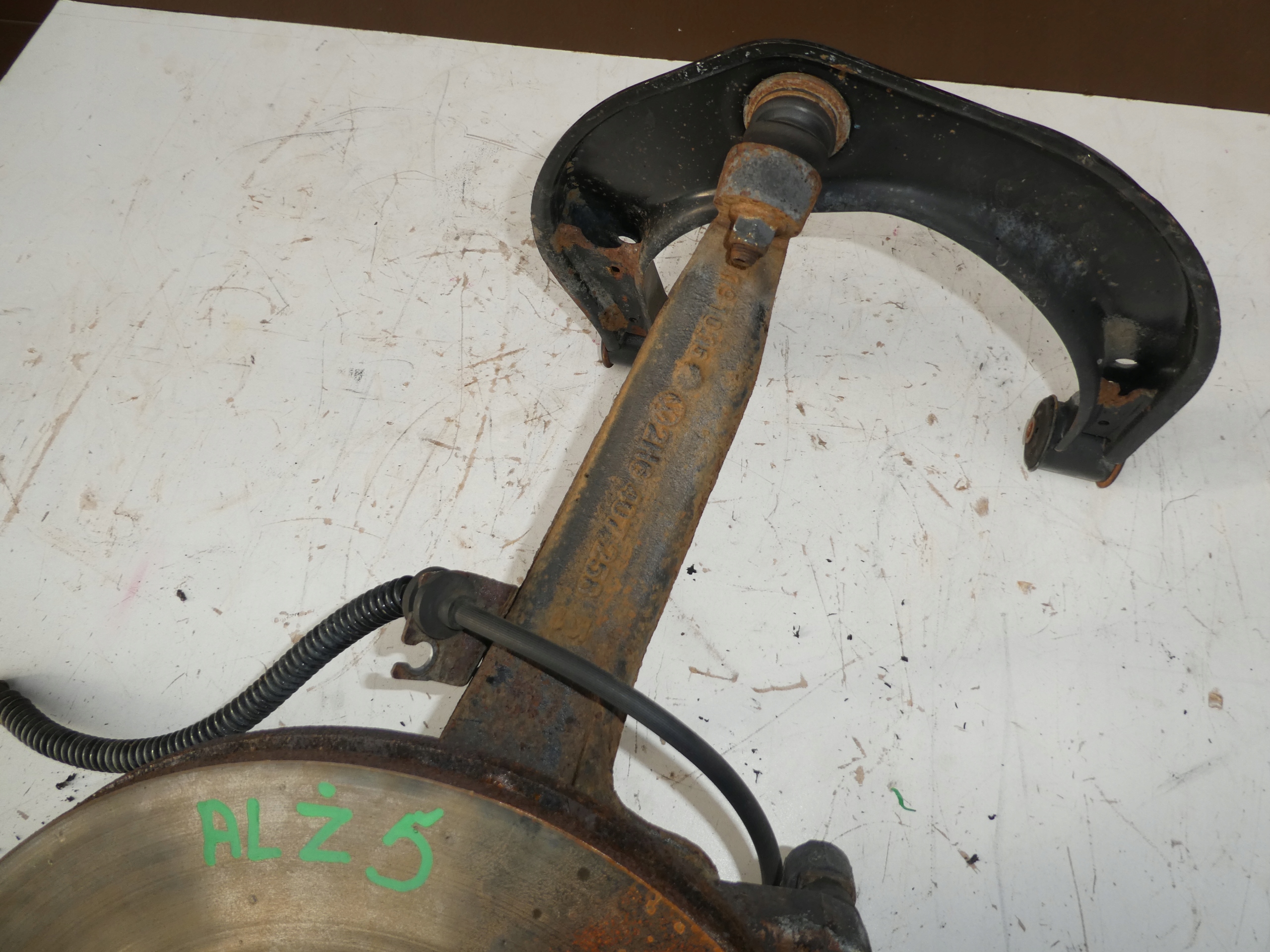 VW AMAROK swing right front 2H6407258