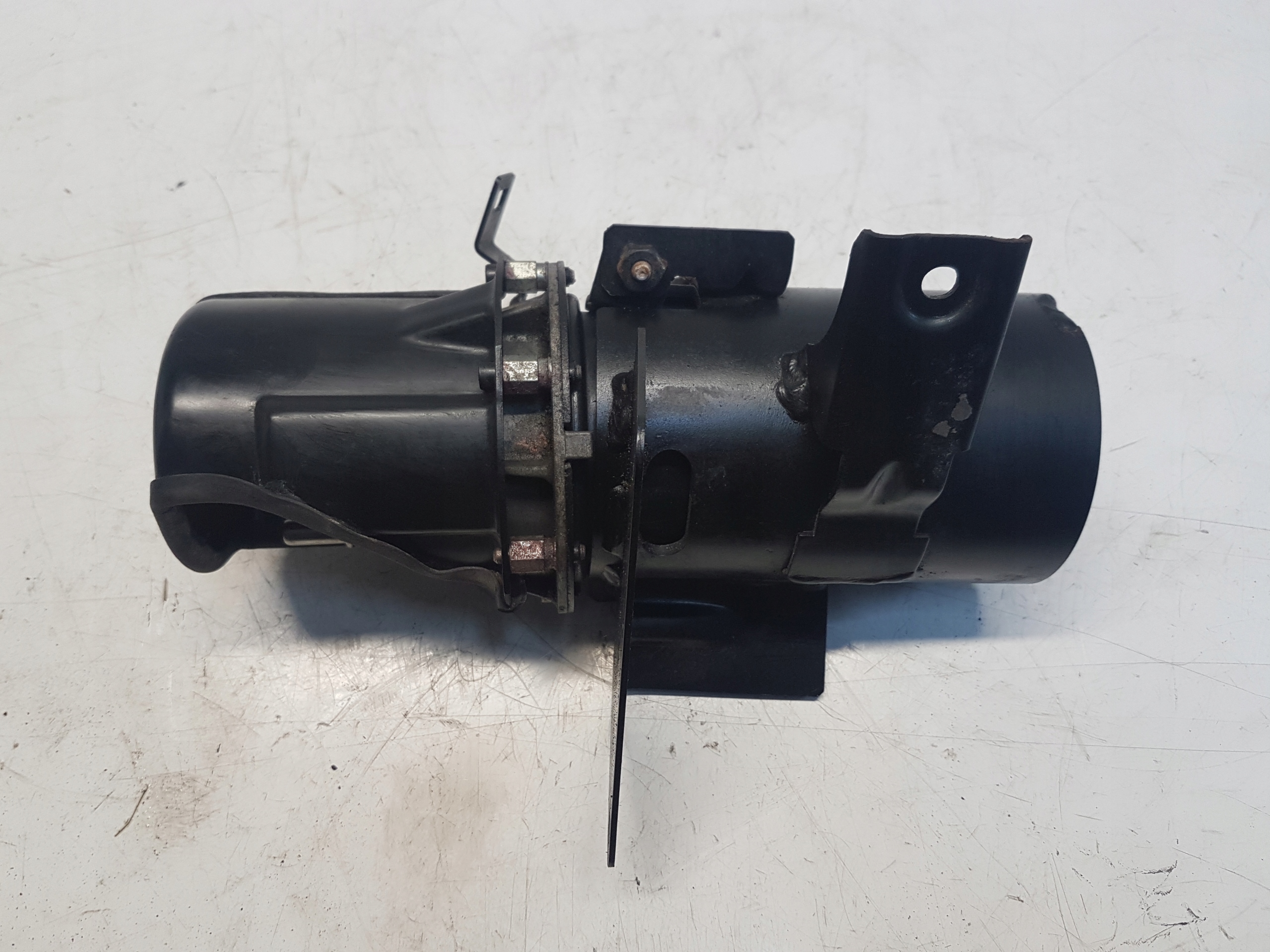 MASERATI LEVANTE Gehäuse filter des Kraftstoffsbehälters