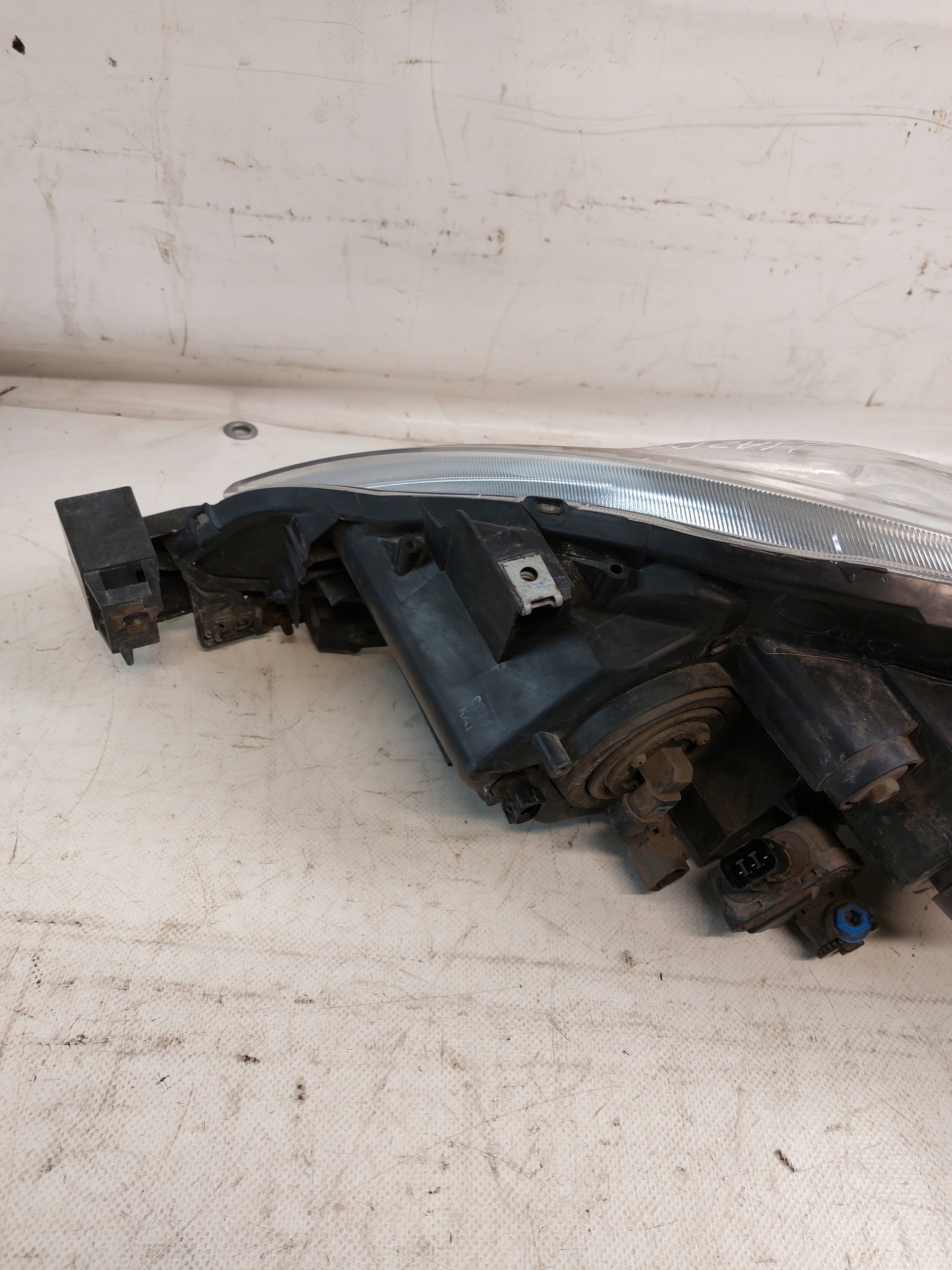 light right front MAZDA 5 and