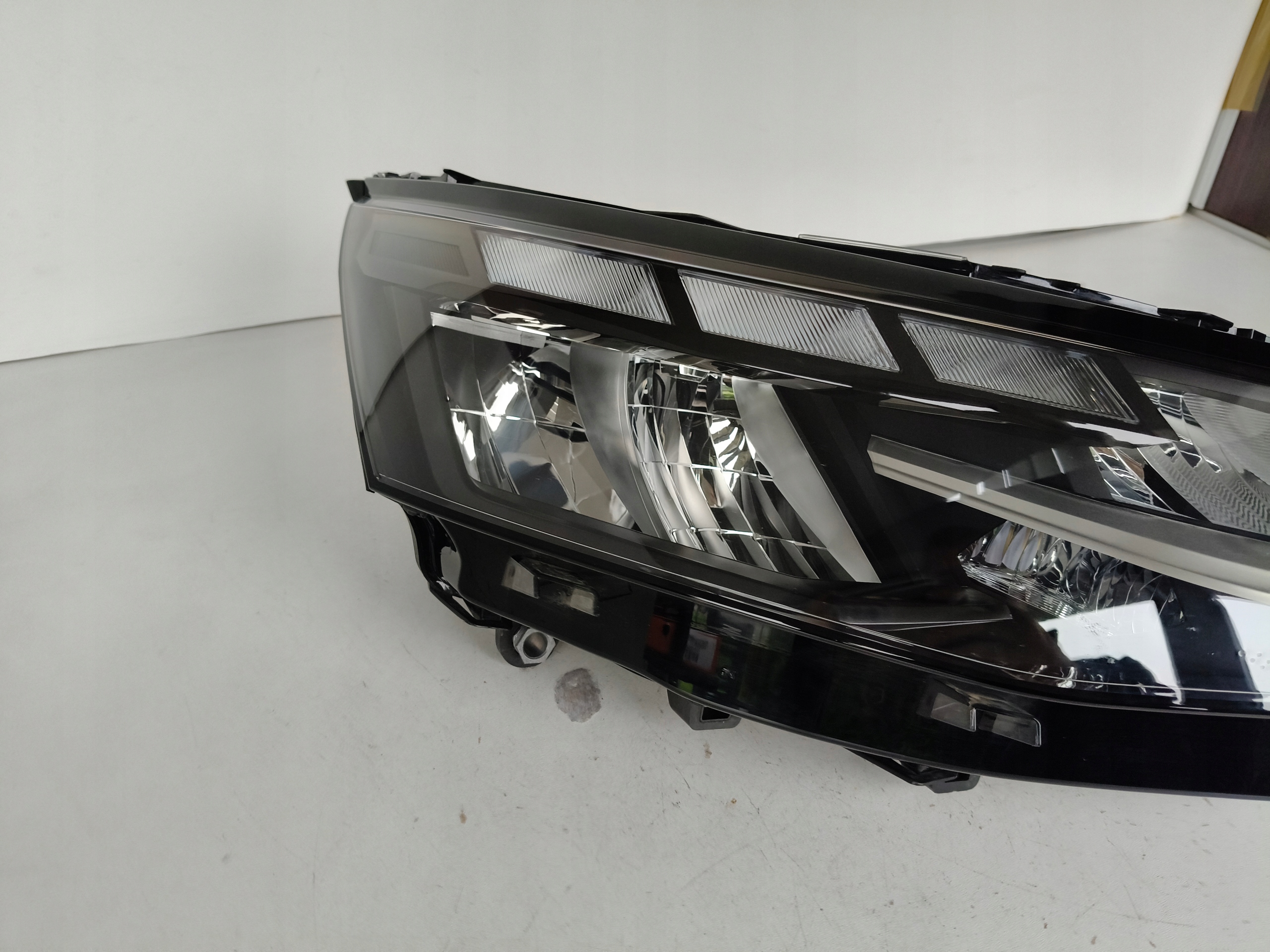 light right REFLEKTOR VW T7 7T 7T0 21- FULL LED