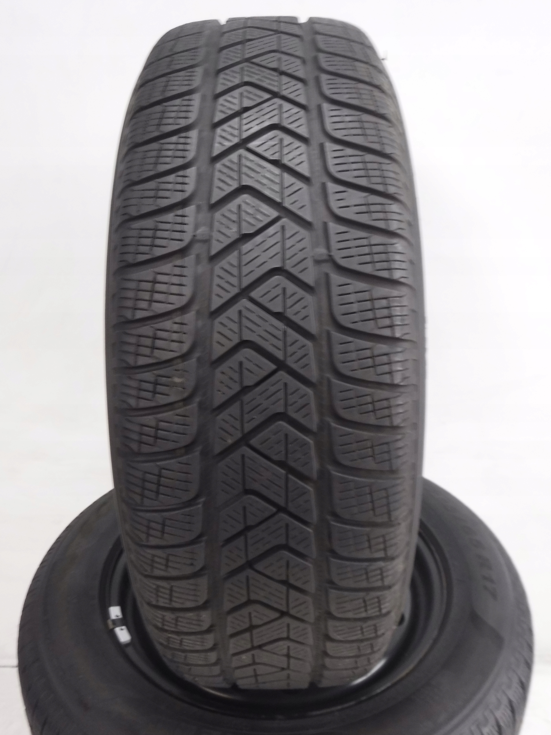 OPONY ZIMOWE PIRELLI SCORPION WINTER 215/65/17 99H Model Scorpion Winter