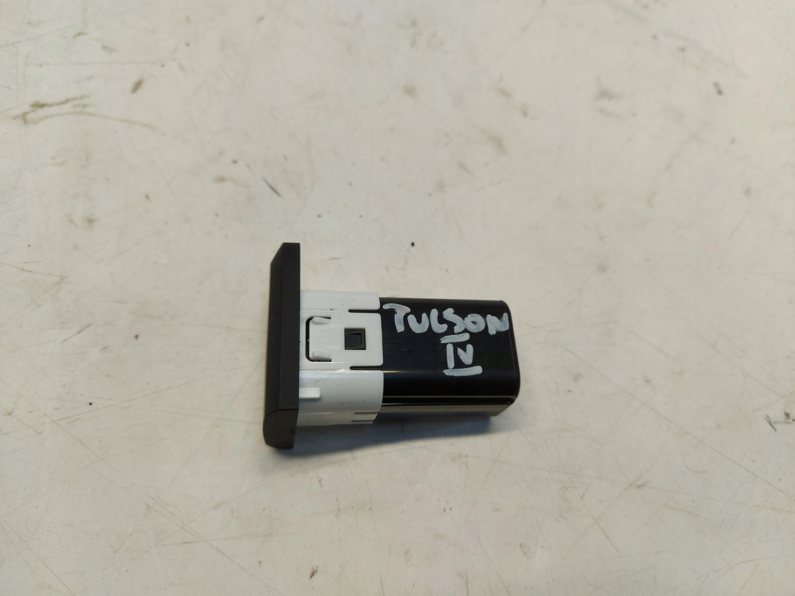 Hyundai Tucson IV adapter PORT USB 96125N9000