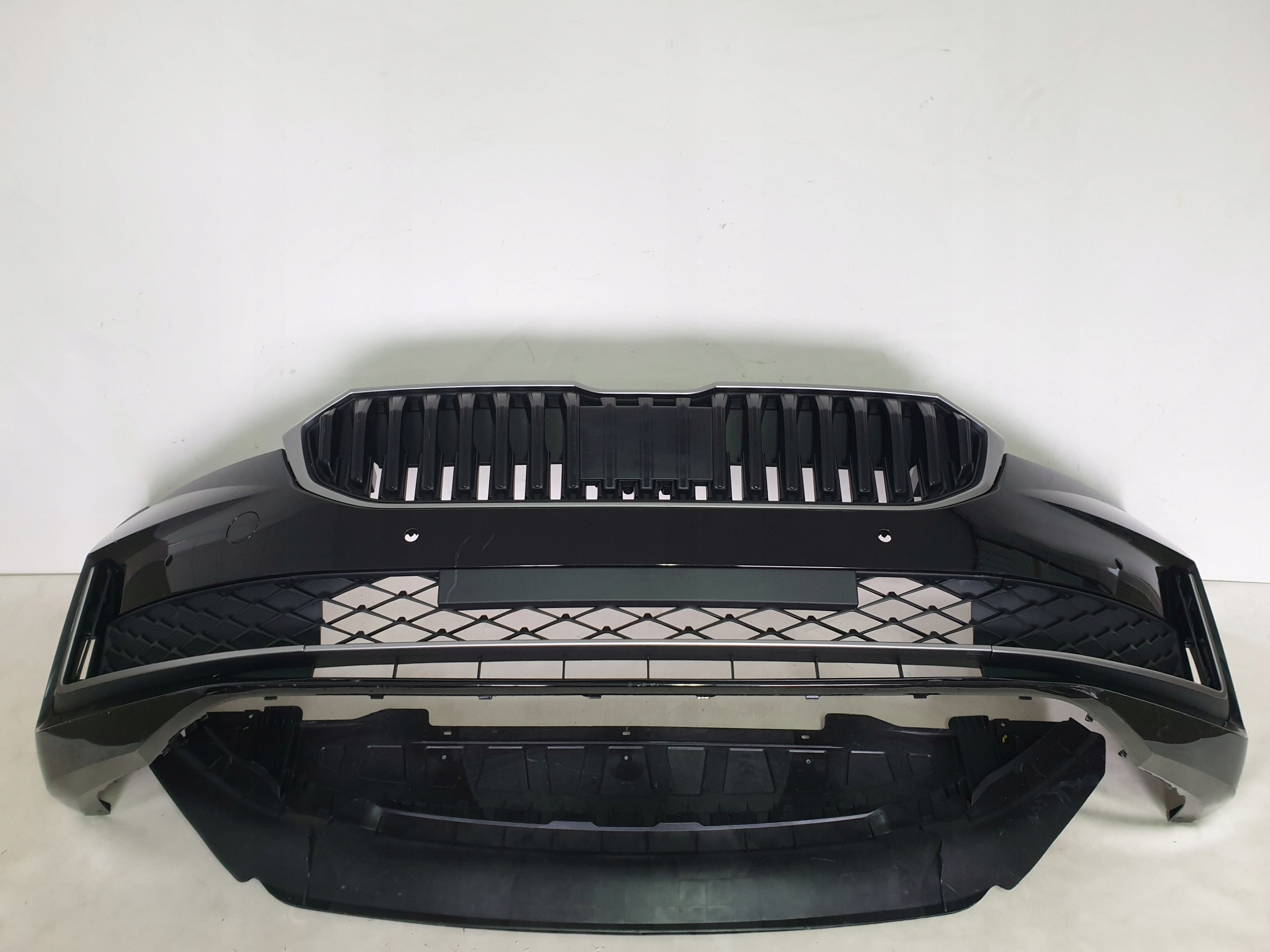 SKODA SUPERB IV 3P0 23-> bumper front front 4 x PDC cover 3P0807221
