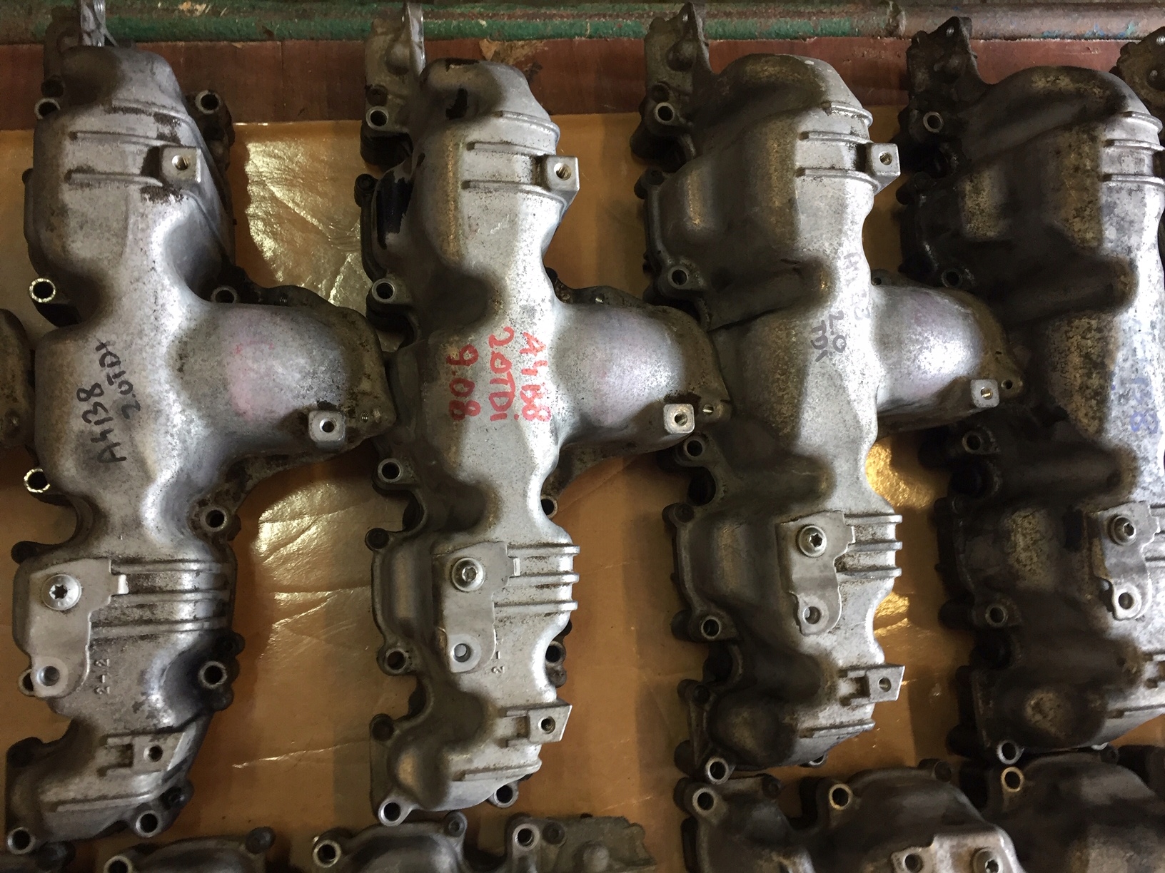 AUDI SEAT SKODA 2.0 TDI intake manifold 03L129711E