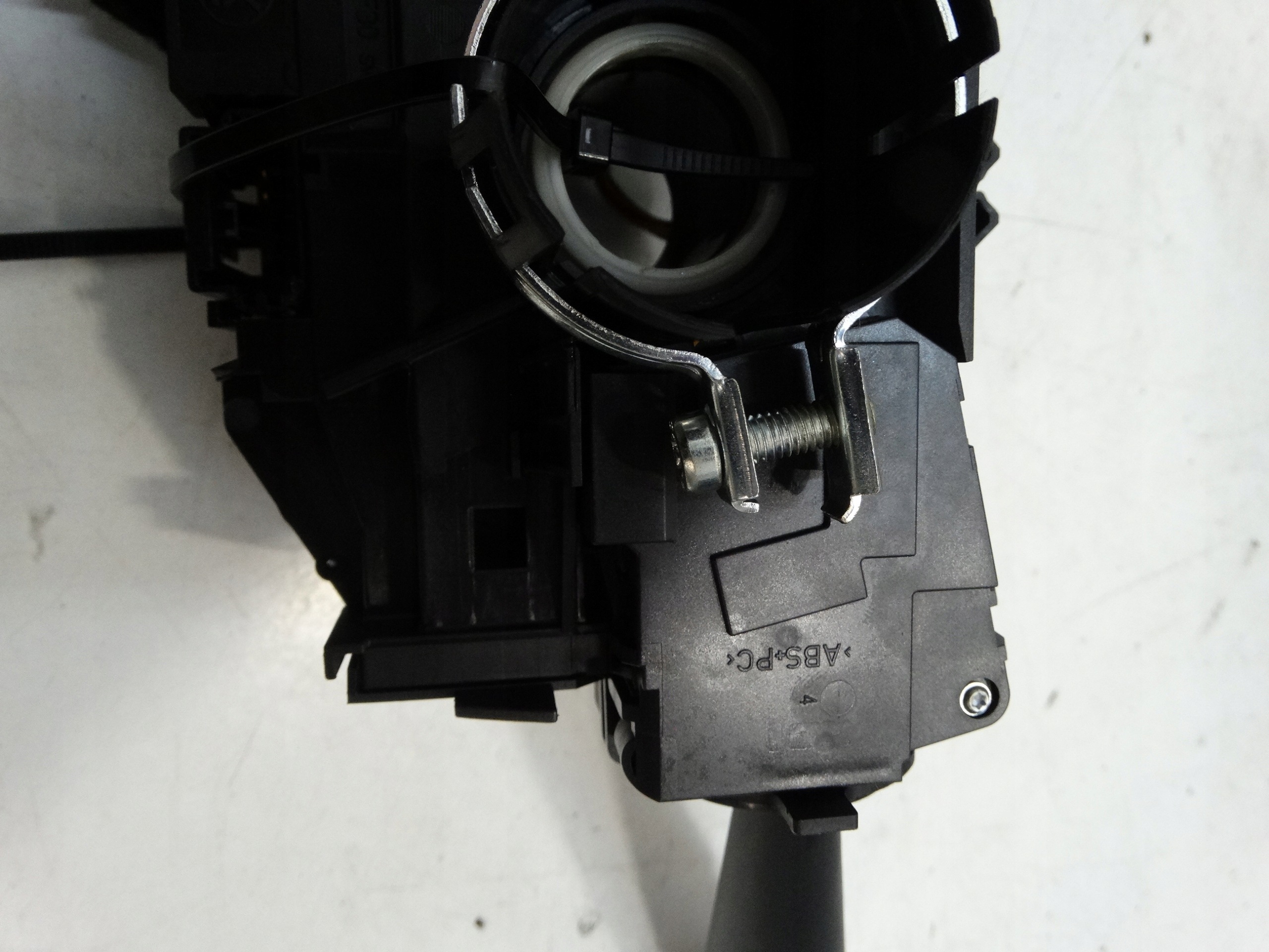 commande levier commodo sous volant commodo CITROEN C4 CACTUS 98139442ZD