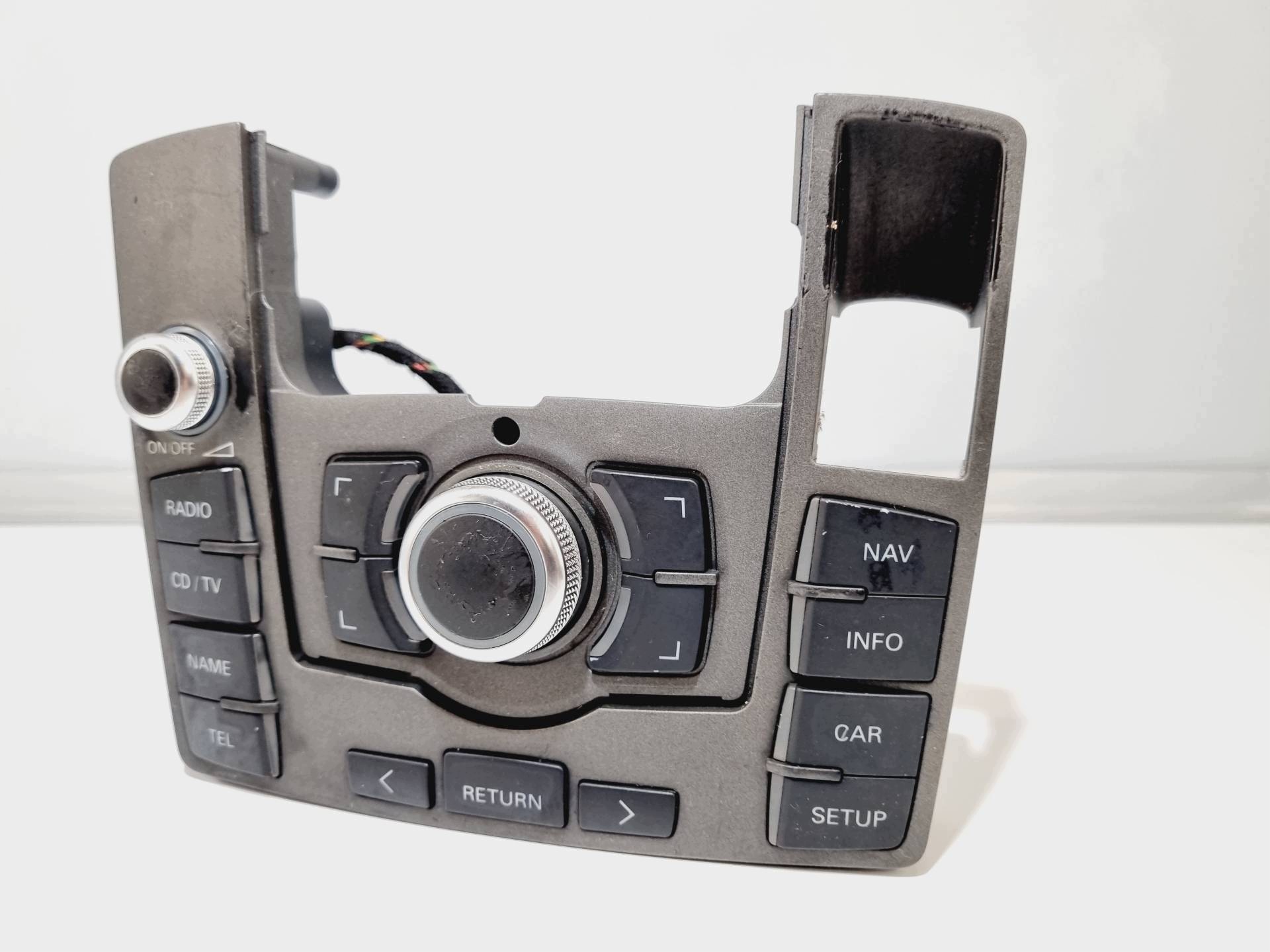 Panel radia Audi A6 C6 2004 4F0910809