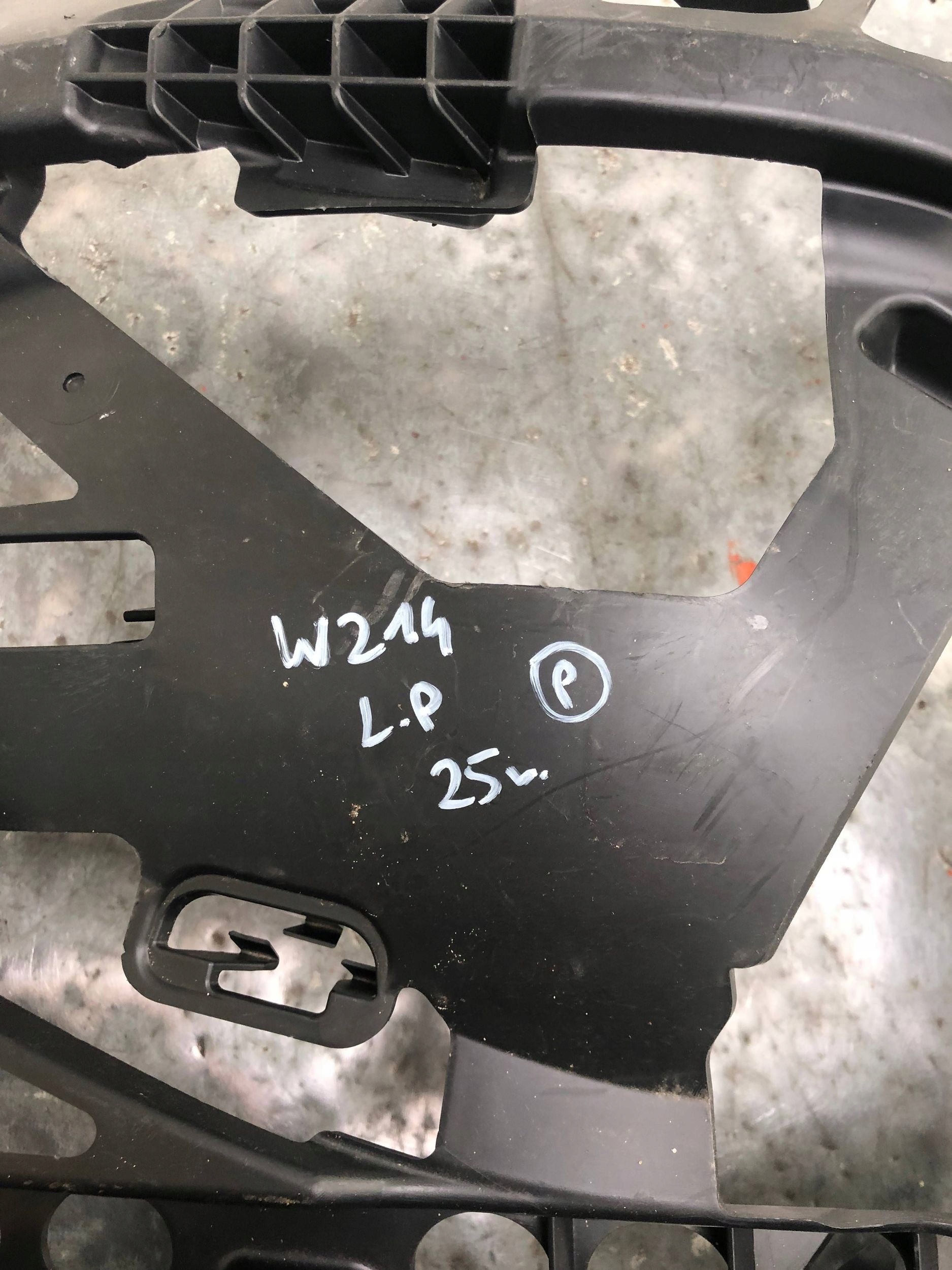 bumper bracket left front MERCEDES W214 A2148858200
