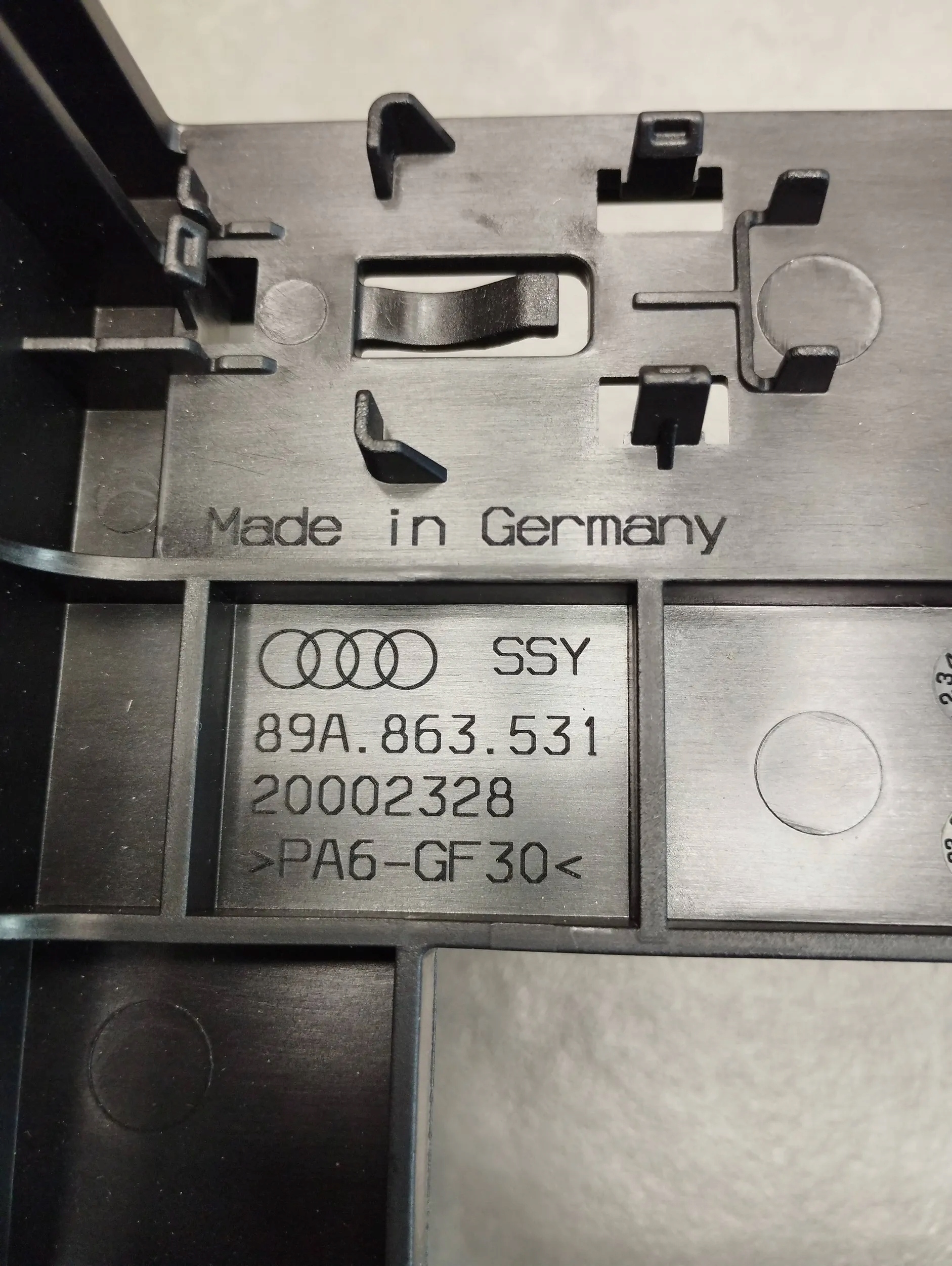 Audi Q4 e-tron Katownik mocujacy 89A863531