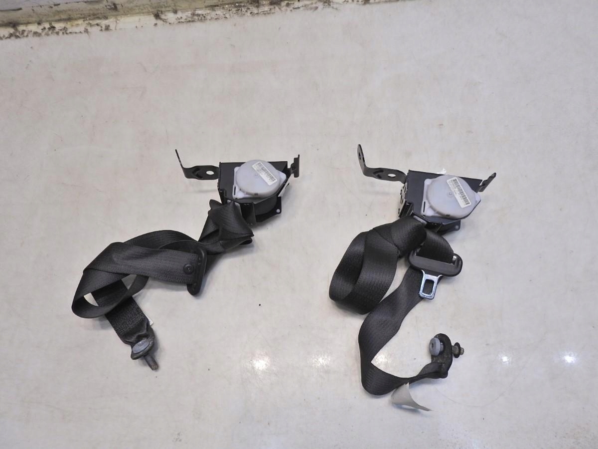 ремень безопасности зад opel INSIGNIA A 13288436