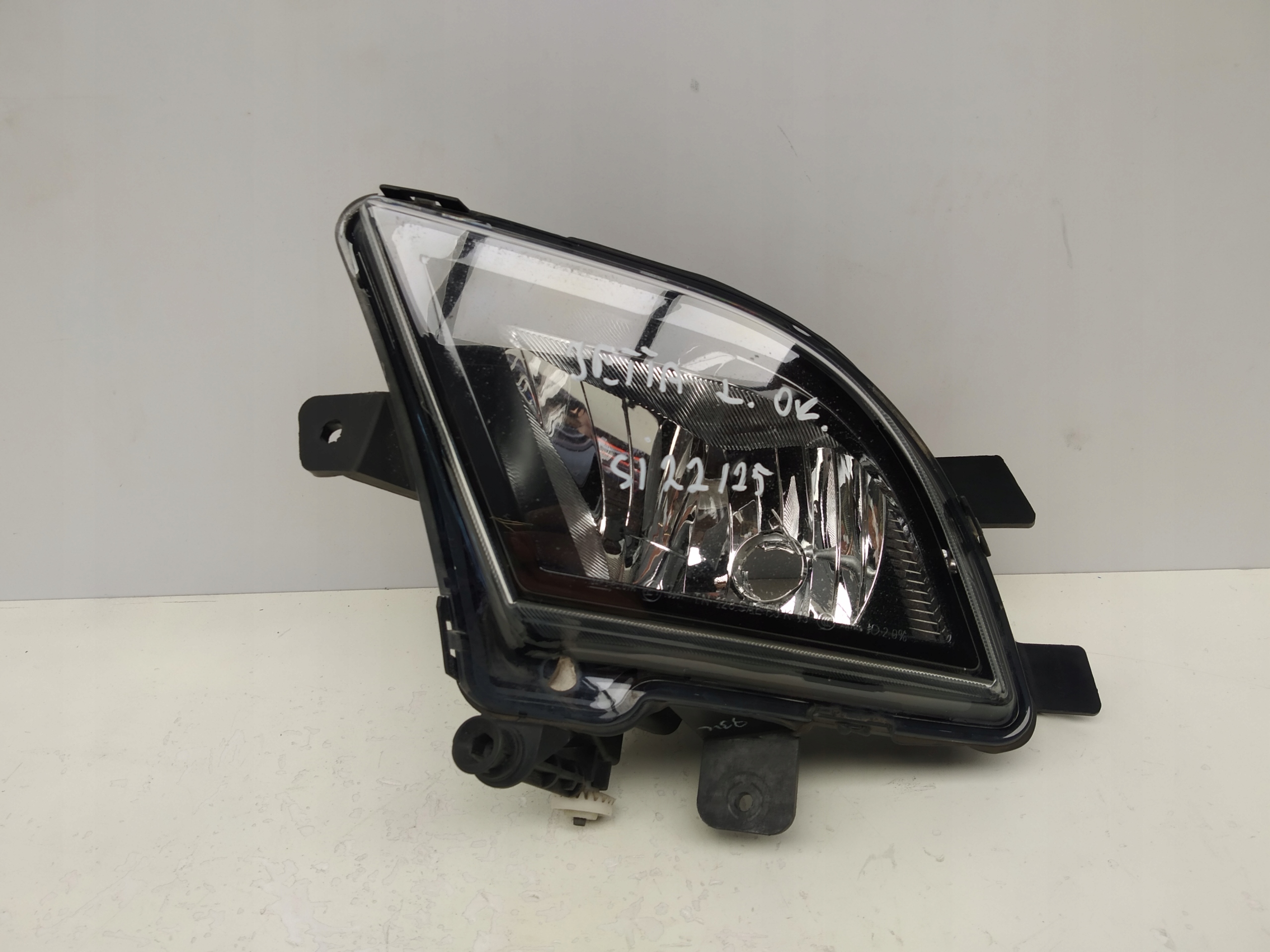 2014r + Vw Jetta VI lift fog light left w bumper front original 5C7941699R