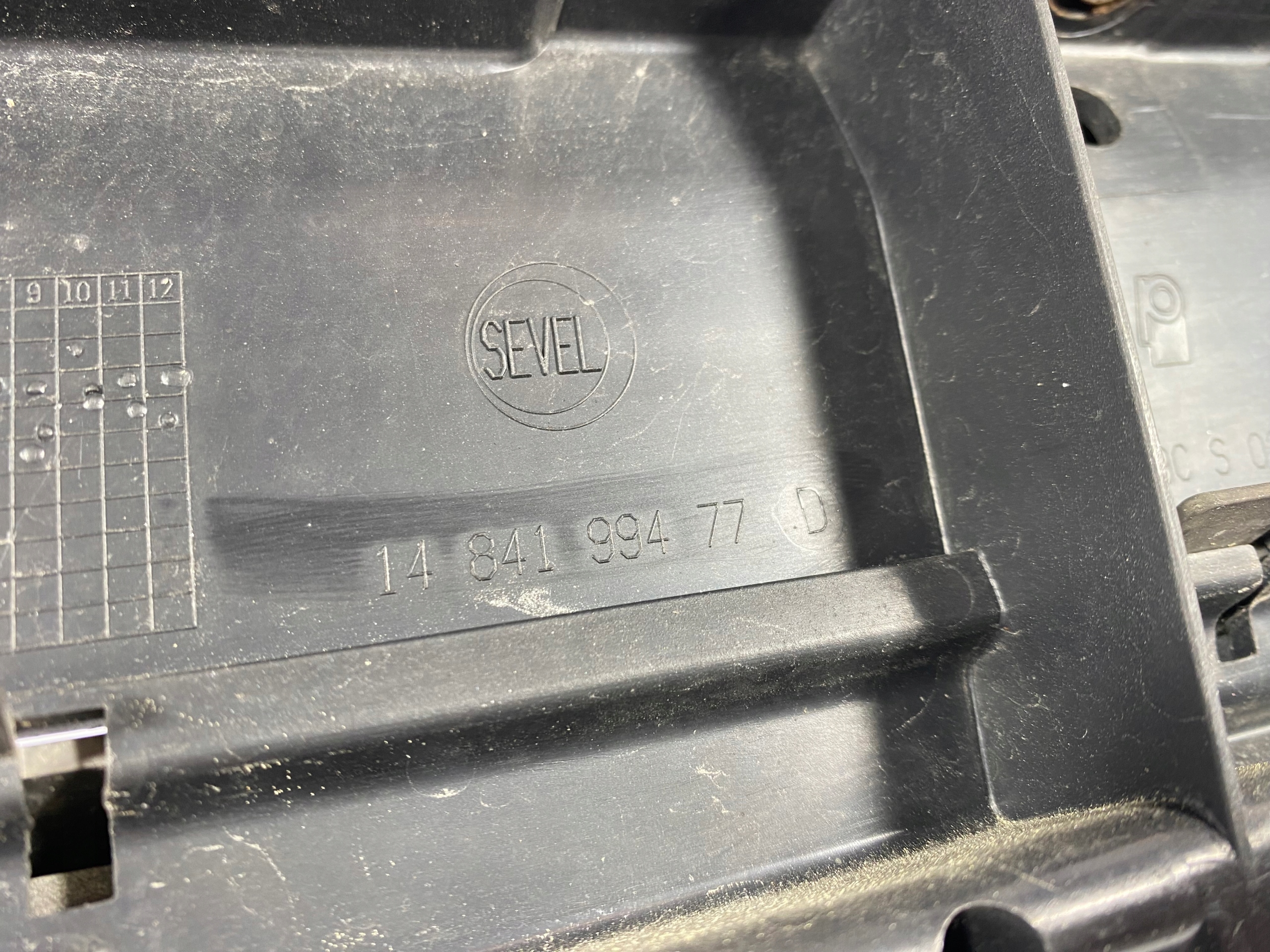 CITROEN C8 02-08 решетка радиатора 1484199477D