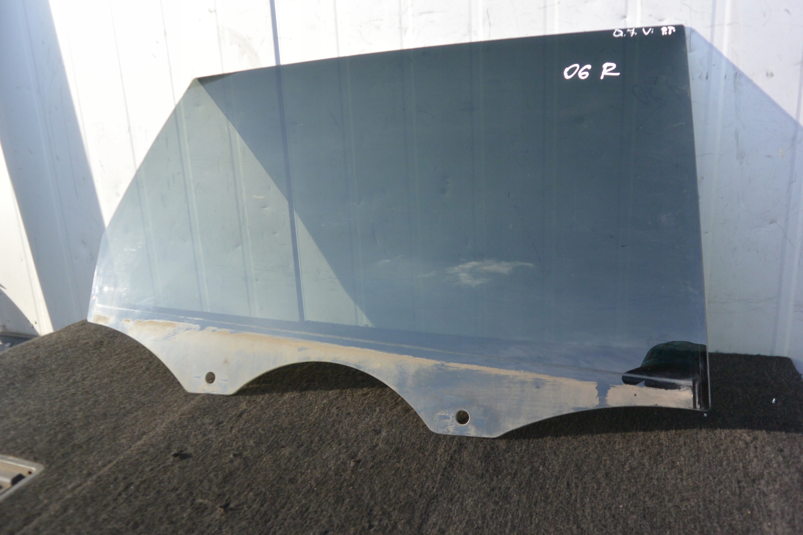 SZYBA DRZWI PRAWA TYL AUDI Q7 4L 2006 R Installation side Rear right