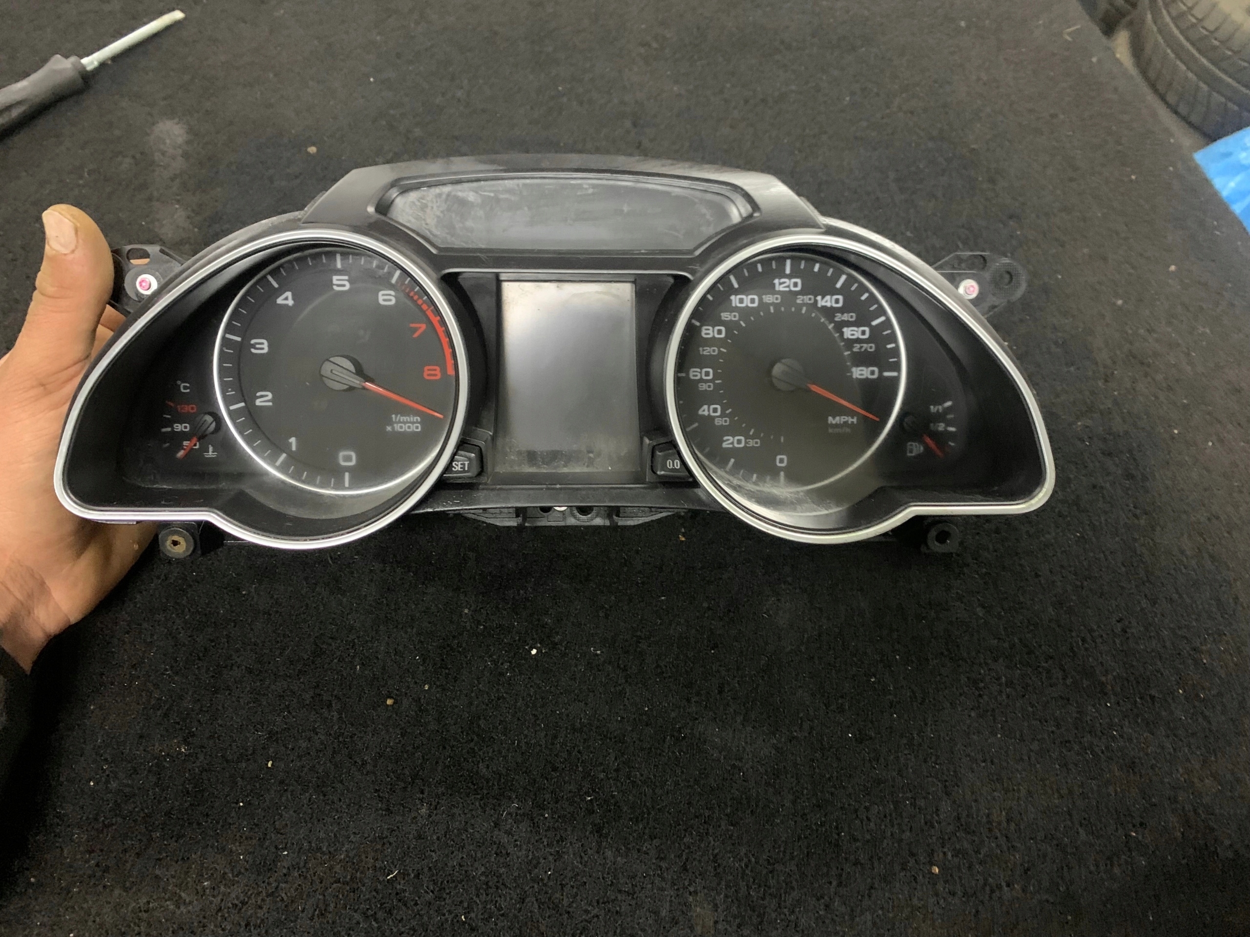 LICZNIK AUDI A5 I 8T 8T0920981A ANGLIK