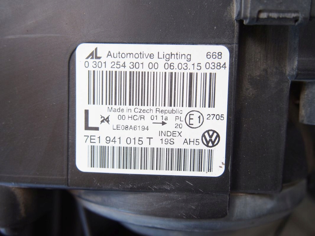 Volkswagen T5 FL 09r Reflektor left light left Lift 2009 7E1941015T