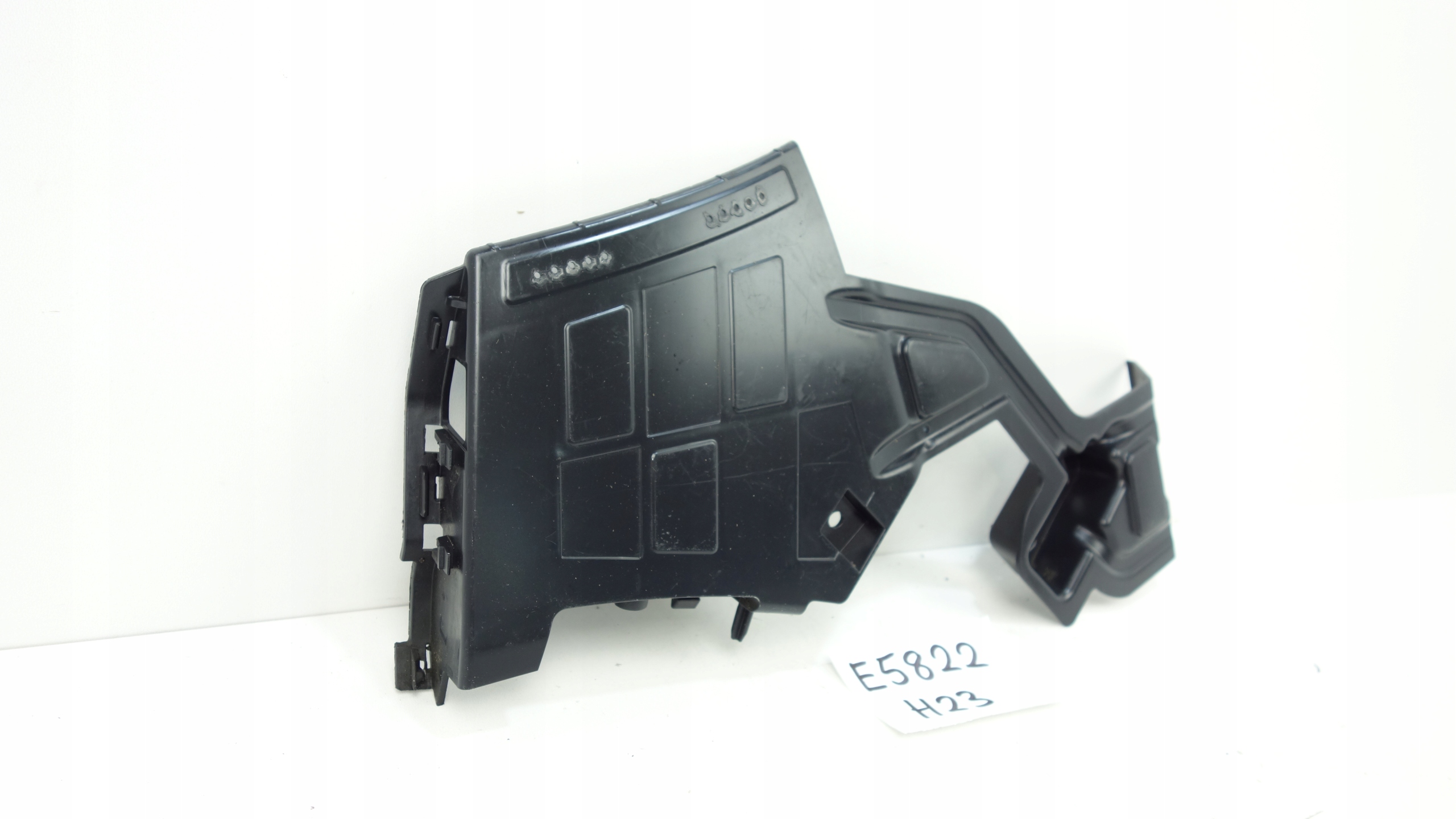 bumper bracket left front MERCEDES B W247 18- A2478858900