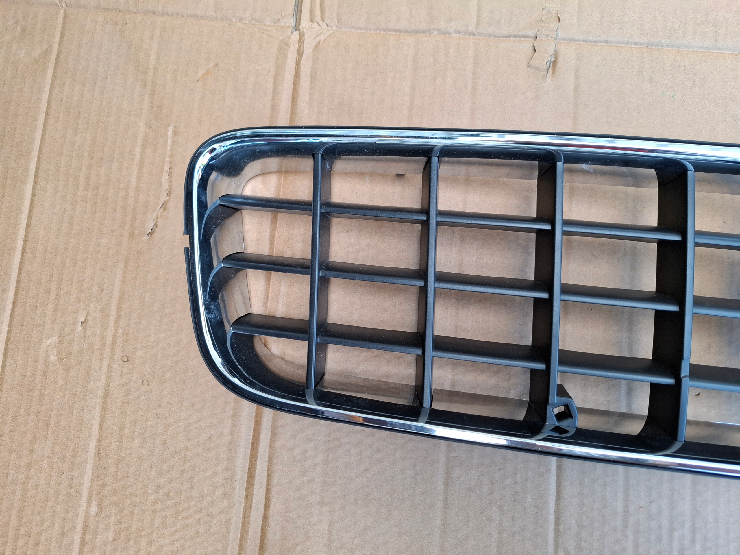 maska VOLVO XC90 02-06r 8620641 nova