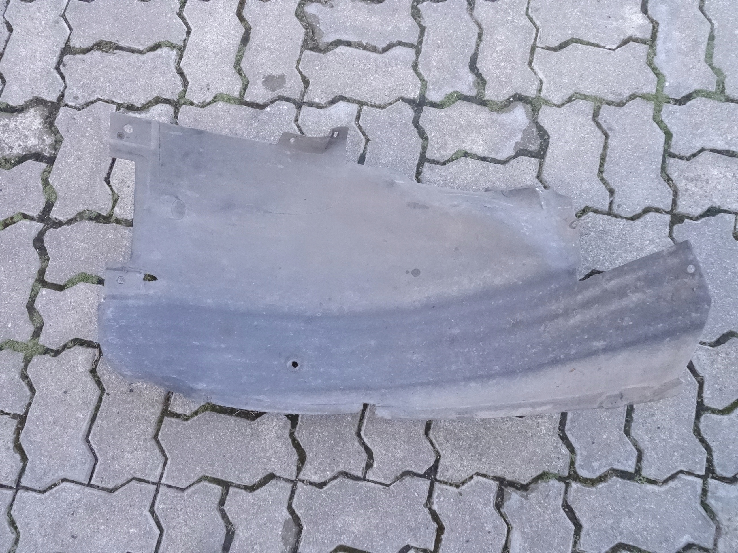 4D0821172 AUDI A8 D2 94-99 NADKOLE PRAWY PRZOD