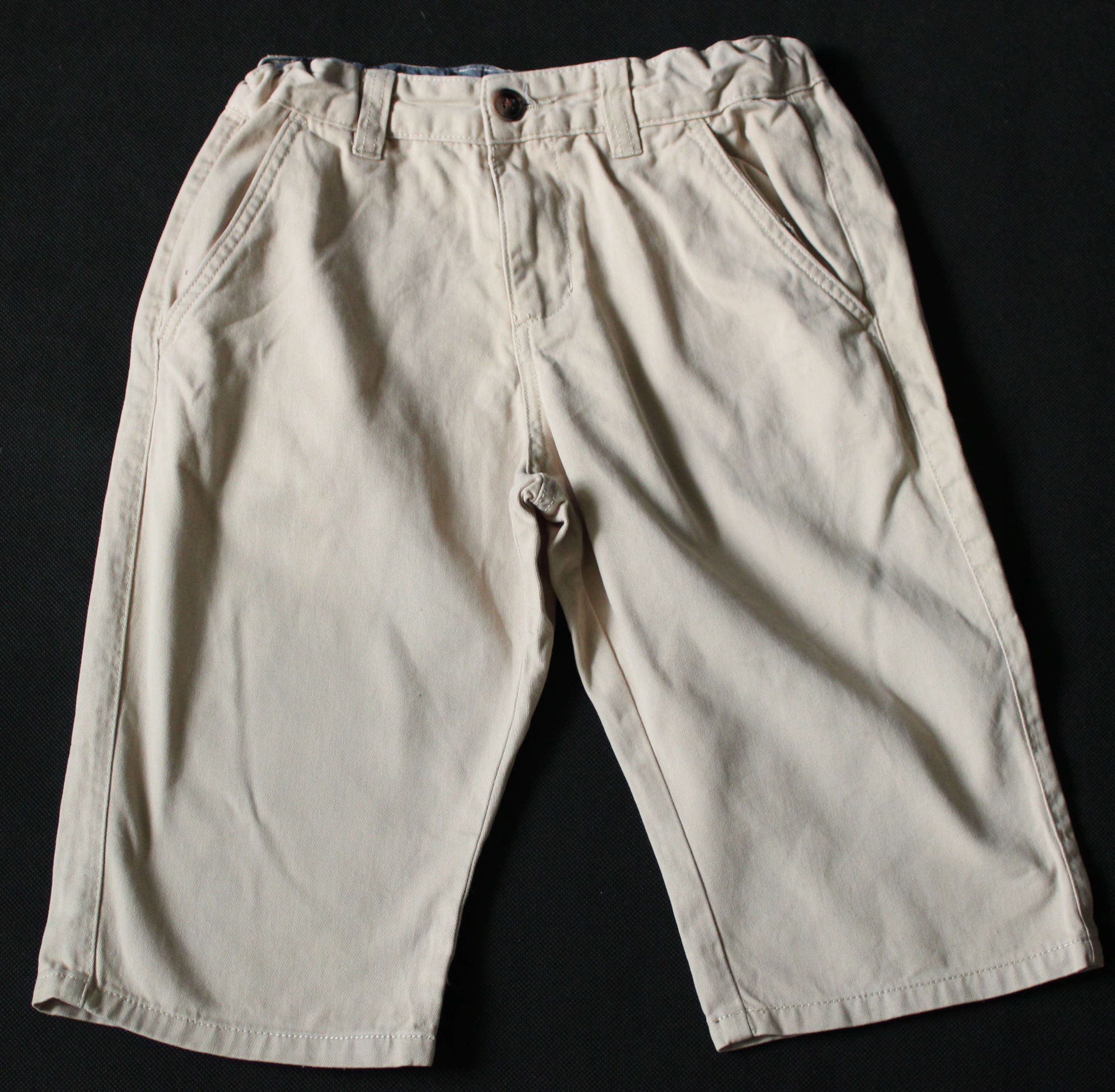 BEŻOWE SPODENKI ROZM 152