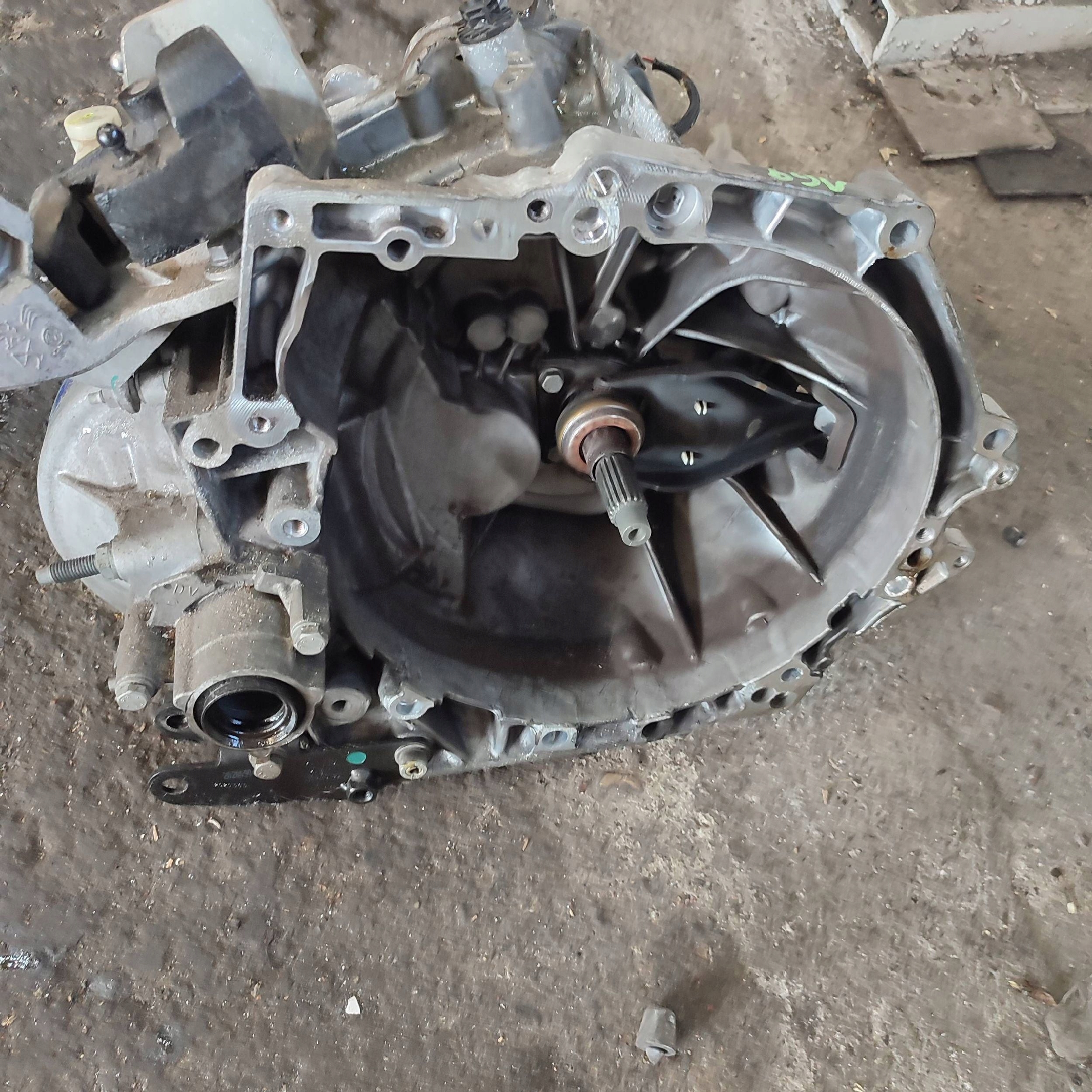 manuale cambio 6 ingranaggi Opel Corsa F 20V256